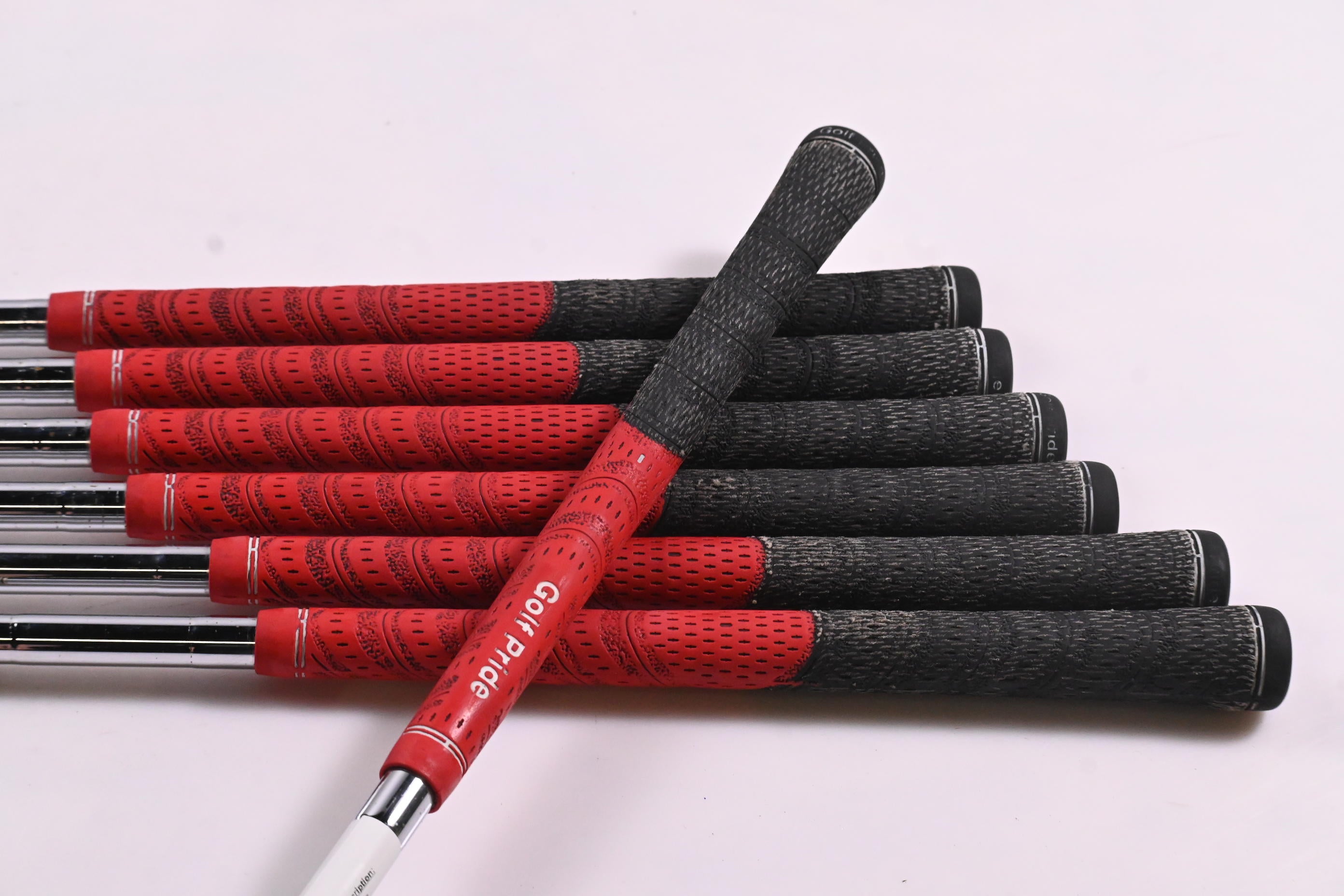 Titleist 714 AP2 Irons / 4-PW / Stiff Flex Dynamic Gold S300 Shafts
