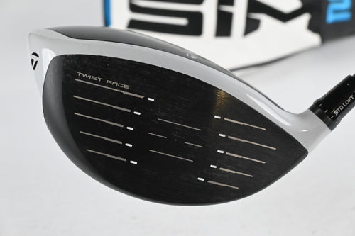 TaylorMade SIM2 Max Driver / 10.5 Degree / Regular Flex Fujikura Ventus Blue 5 Shaft