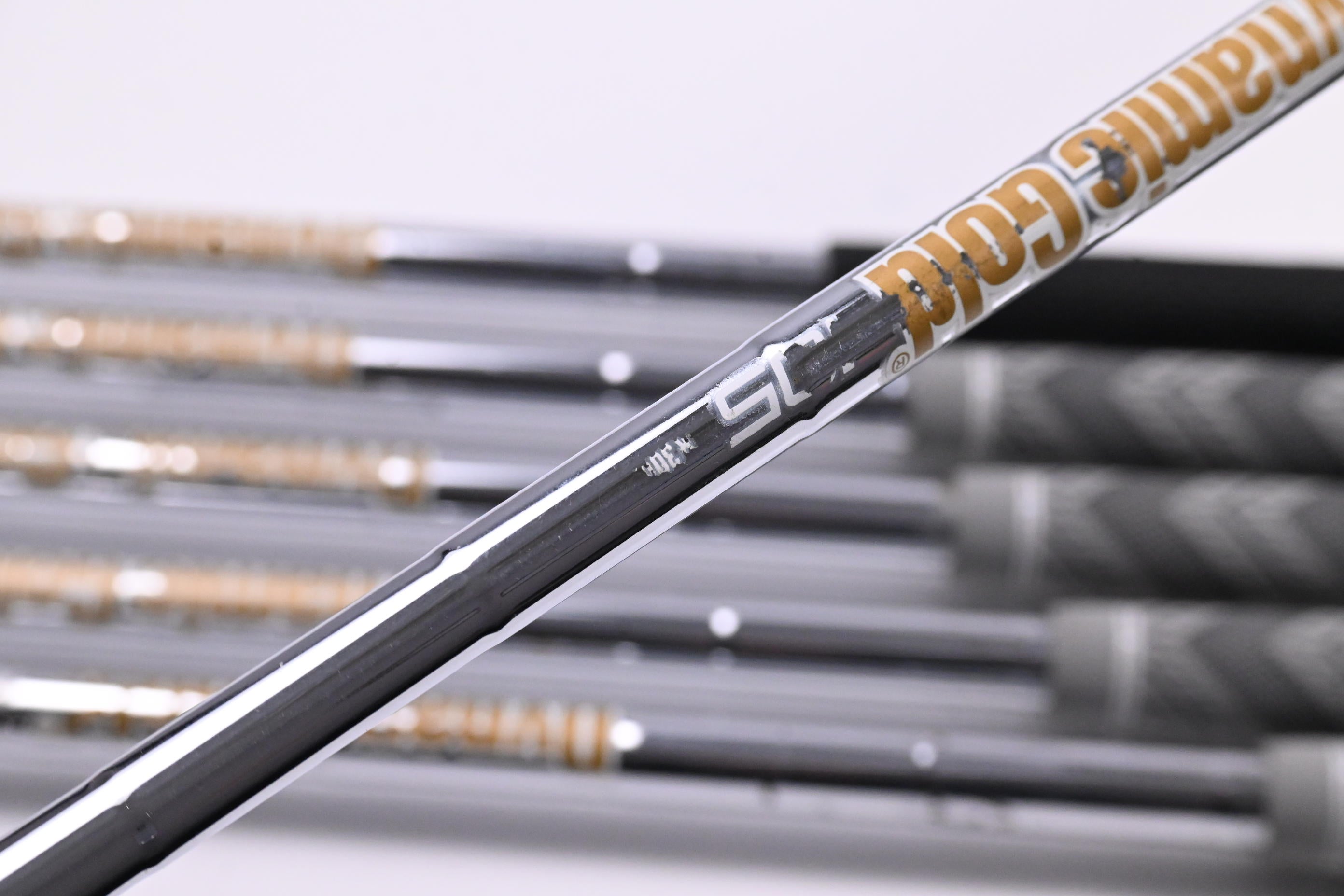Ping G425 Irons / 5-PW / Orange Dot / Regular Flex Dynamic Gold 105 R300 Shafts