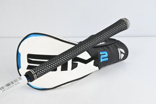 TaylorMade SIM2 Max Driver / 10.5 Degree / Regular Flex Fujikura Ventus Blue 5 Shaft