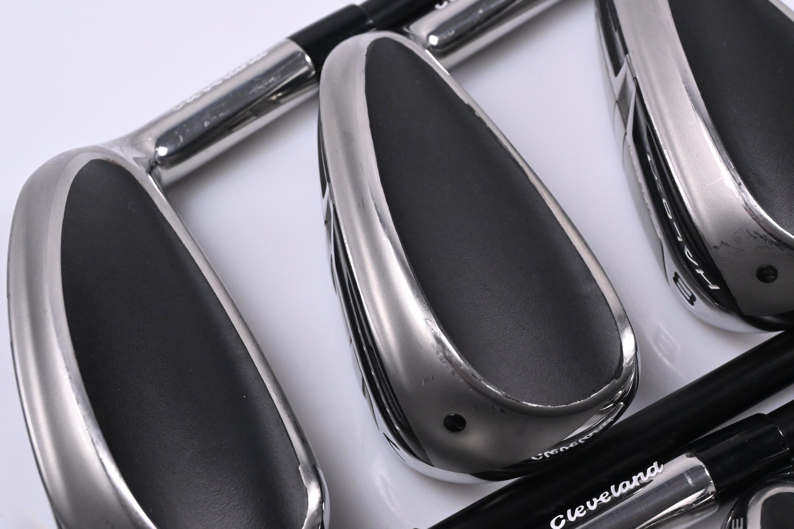 Cleveland Halo XL Full Face Irons / 6-PW+GW+SW / Regular Flex Helium Nanocore 60