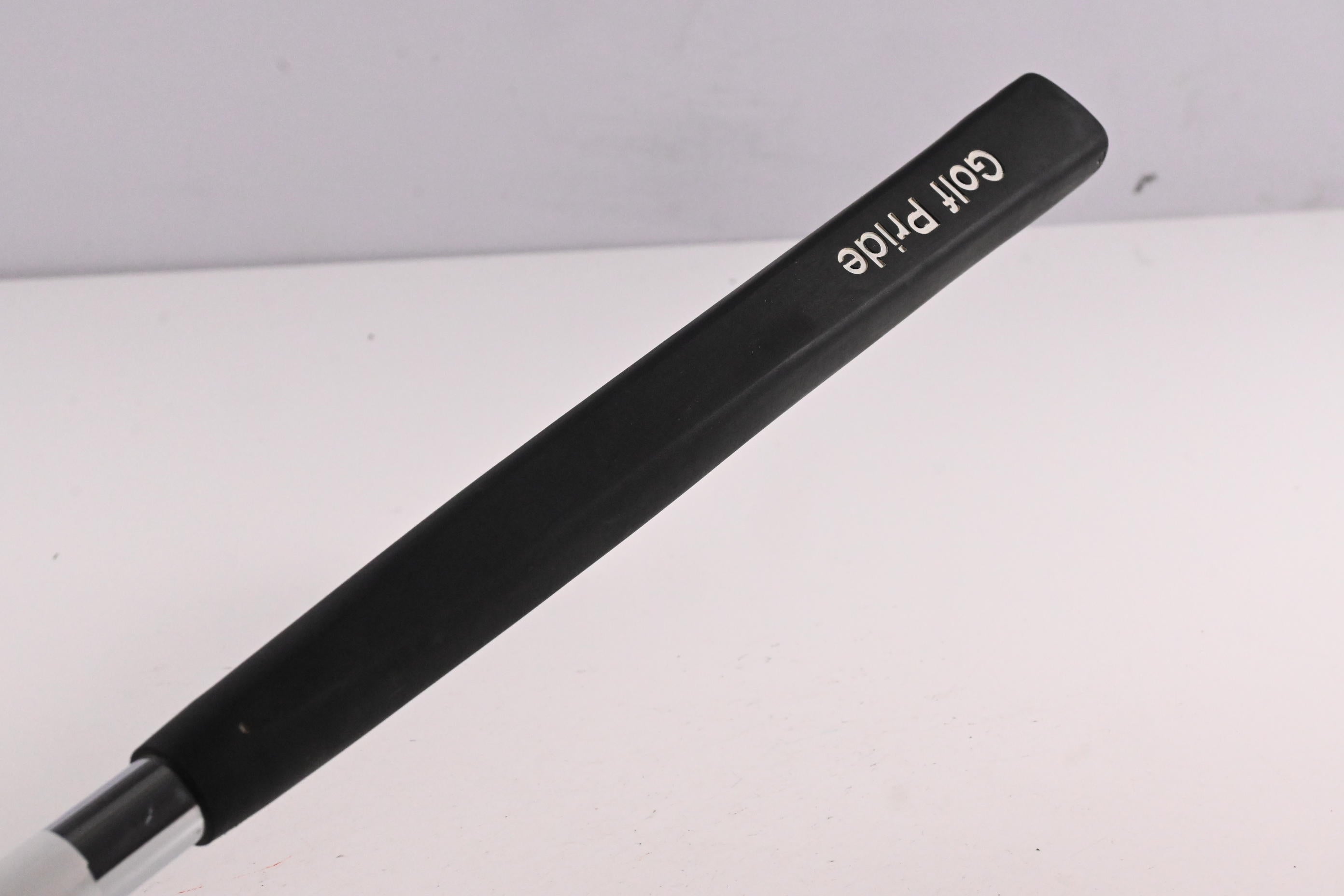 Odyssey White Hot XG Sabertooth Putter / 34 Inch