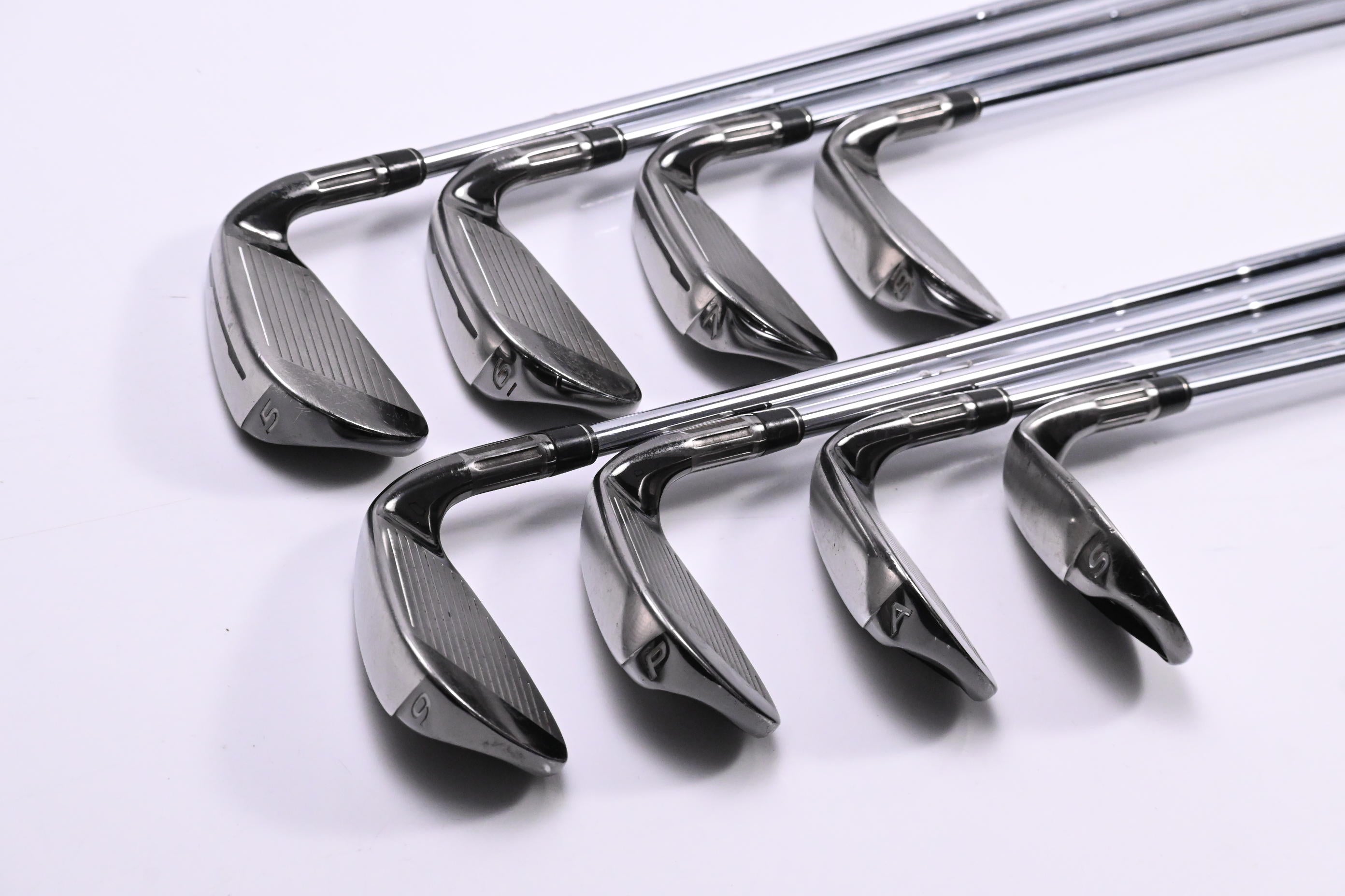 Left Hand Taylormade M2 2016 Irons / 5-PW+GW+SW / Regular Flex Reax 88 Shafts