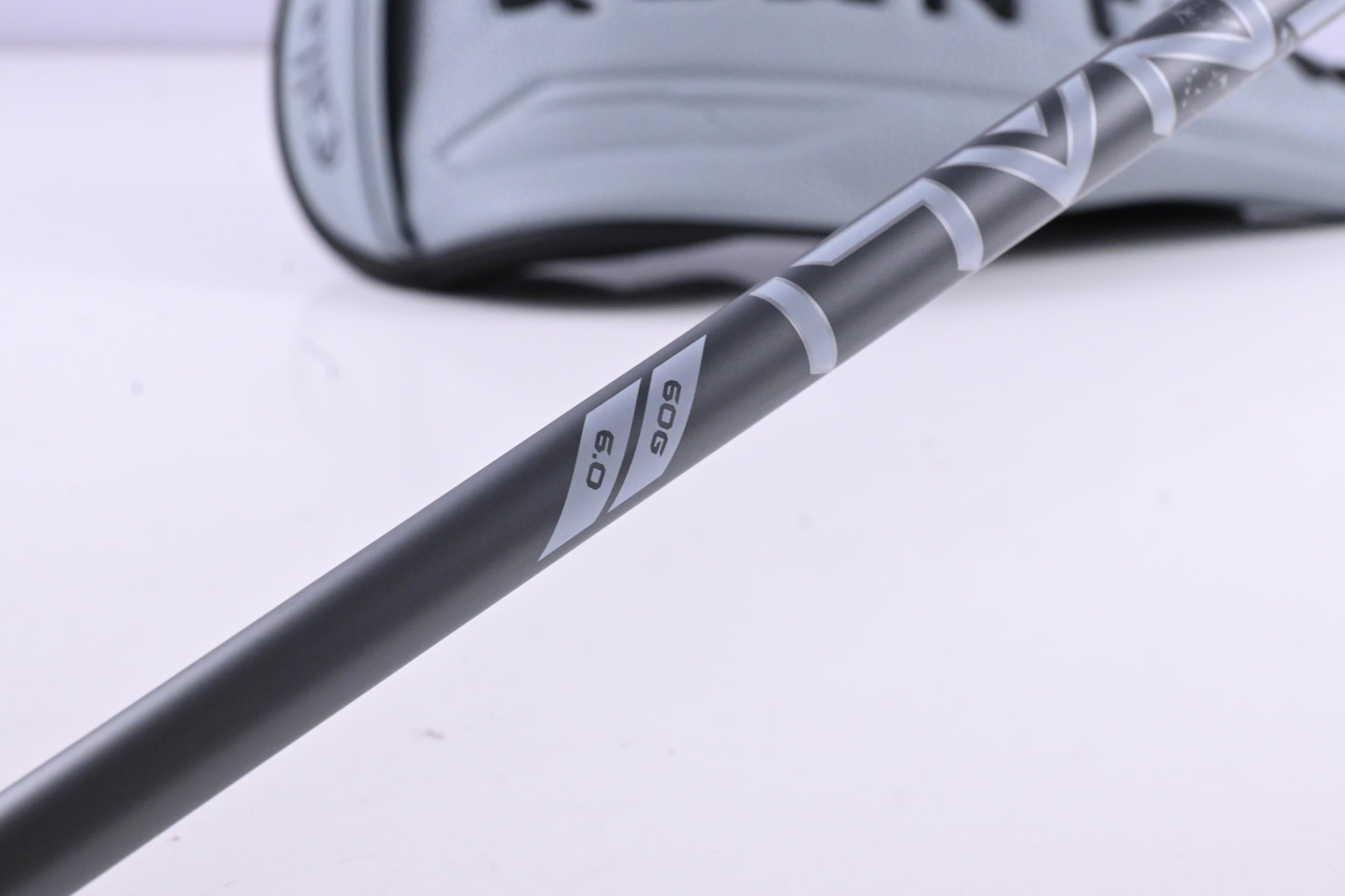 Callaway Quantum Max Driver / 9 Degree / Stiff Flex Denali Frost Silver 60 Shaft