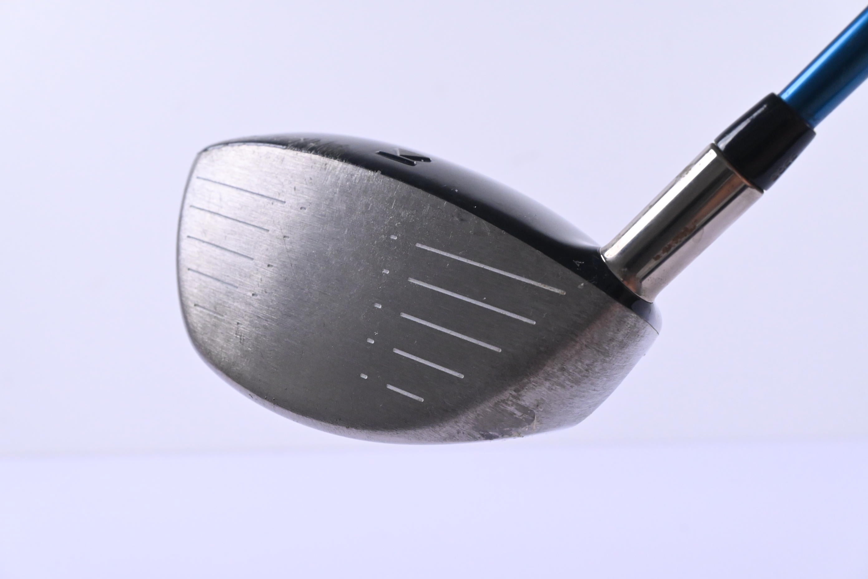 Titleist 907 D2 Driver / 9.5 Degree / Stiff Flex Aldila VS Proto 65 Shaft