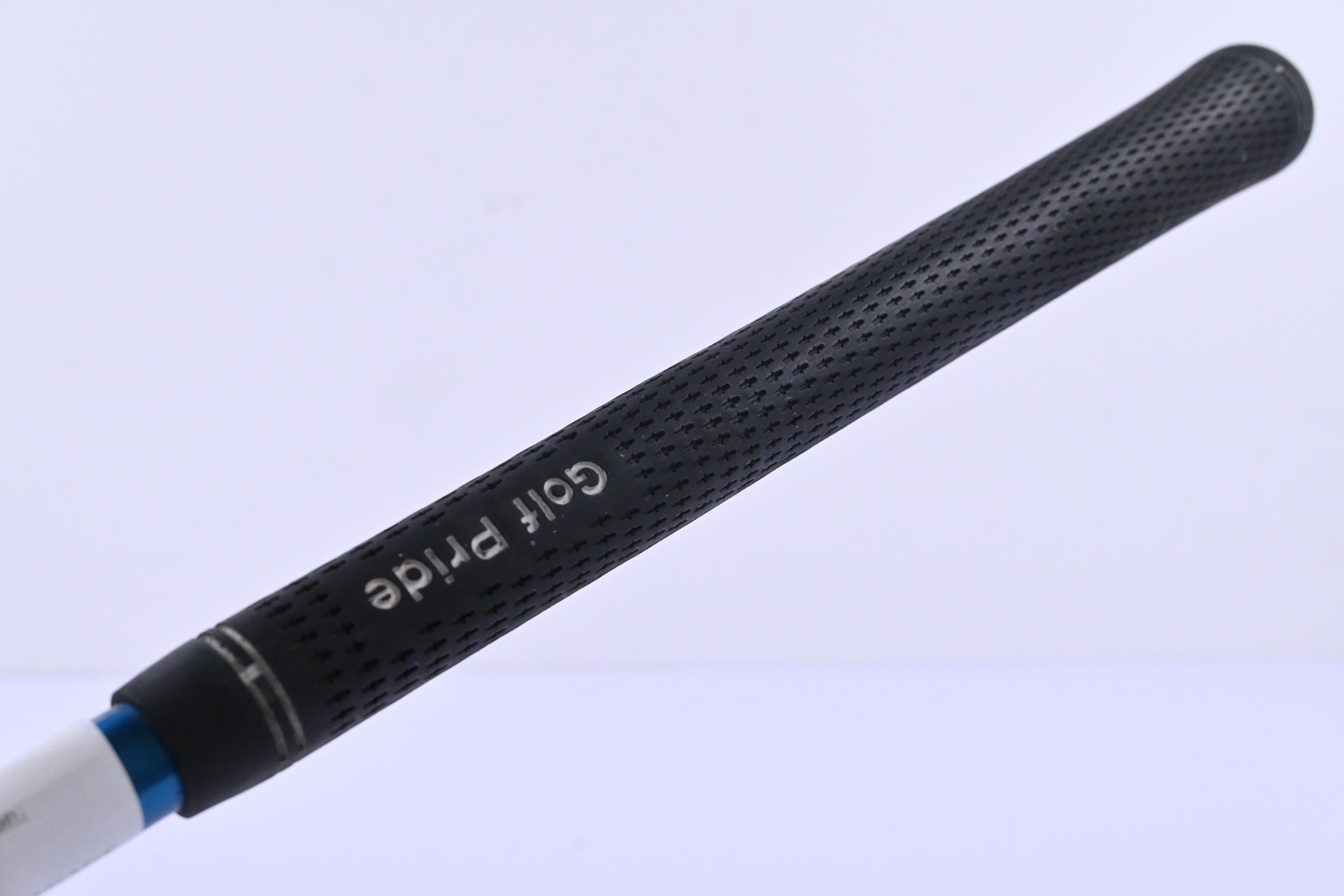 Titleist 907 D2 Driver / 9.5 Degree / Stiff Flex Aldila VS Proto 65 Shaft