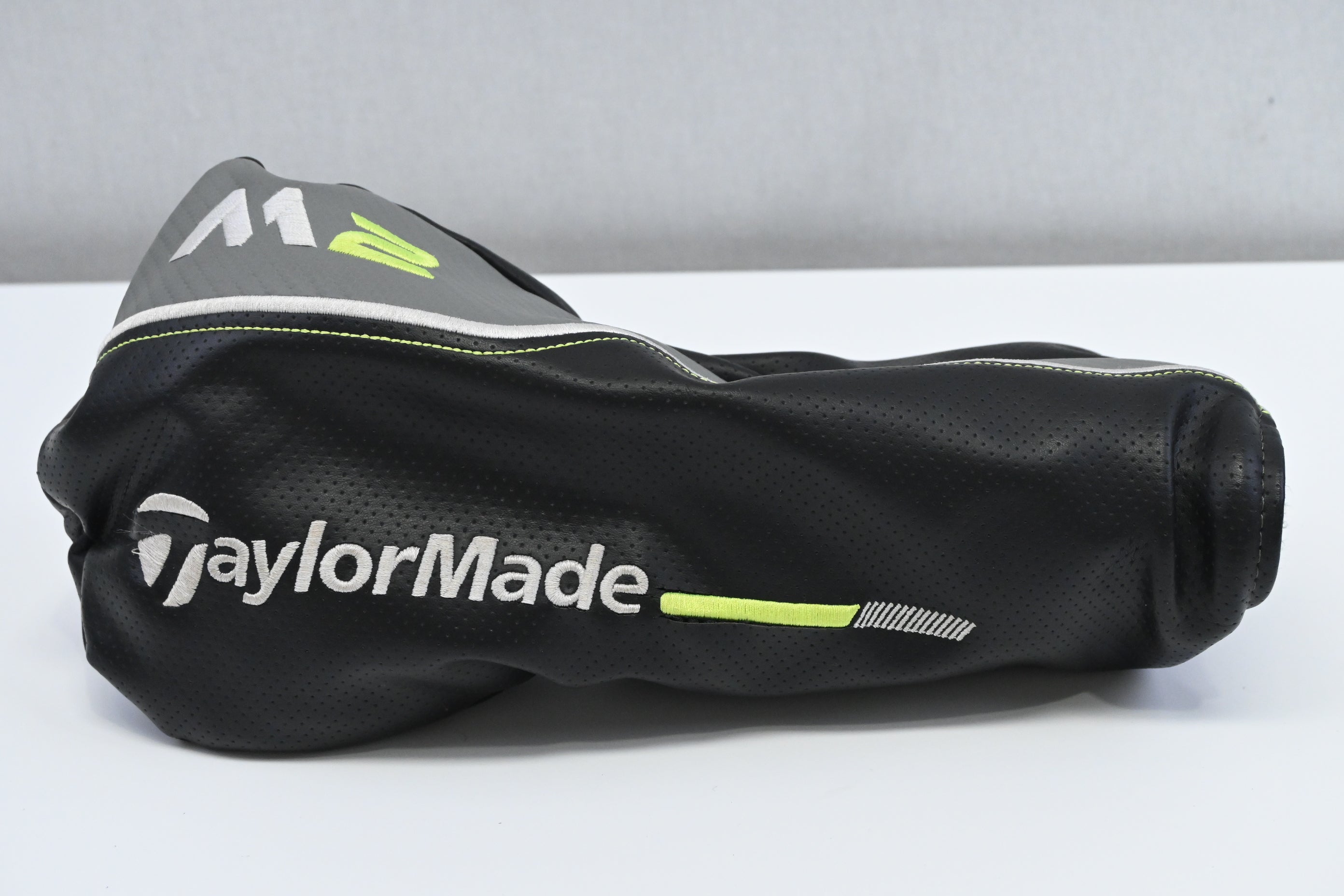 Taylormade M2 2017 Driver / 10.5 Degree / Still Flex Kuro Kage Silver 60 Shaft
