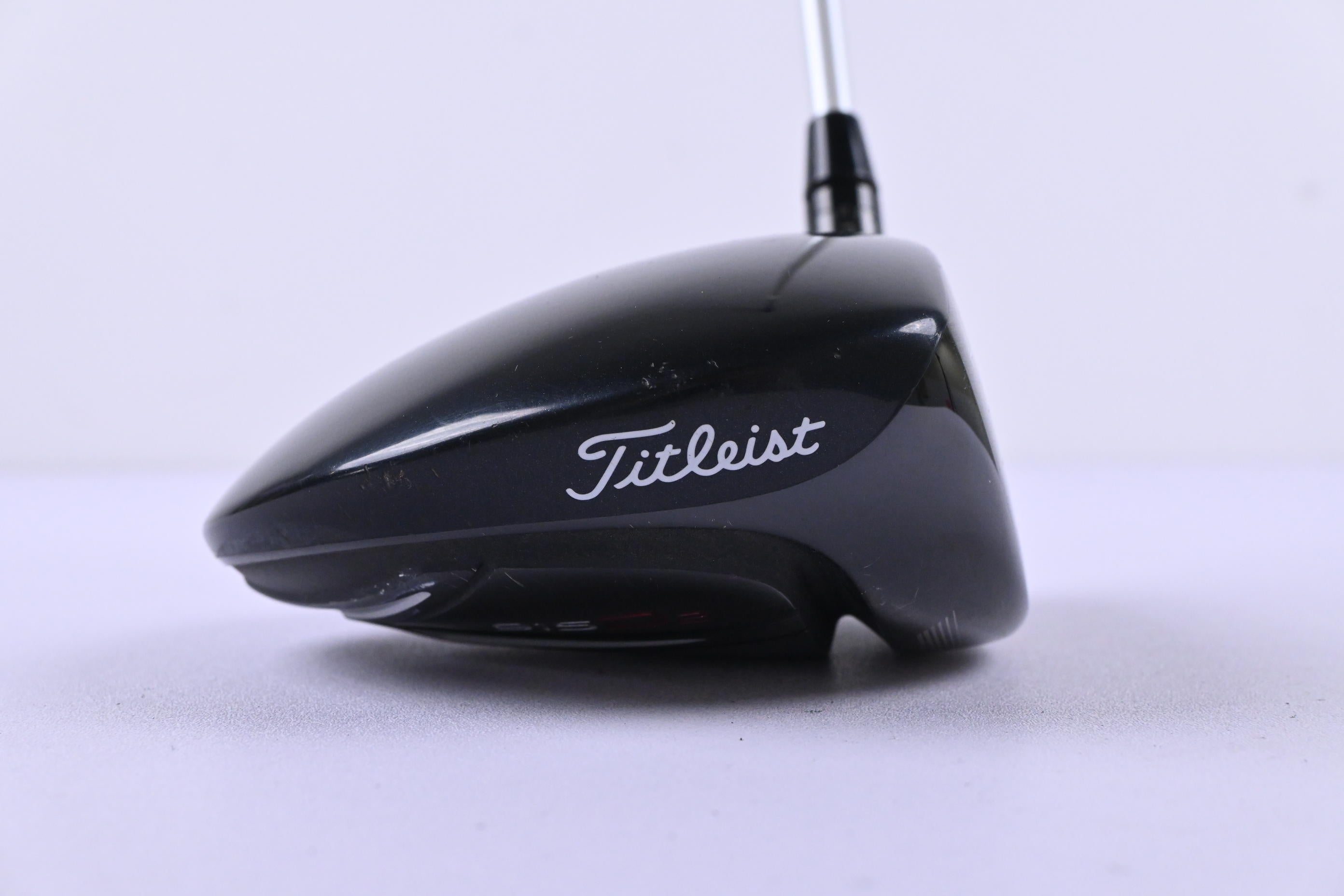 Titleist 915 D2 Driver / 9.5 Degree / Stiff Flex Aldila Rogue Black 70 Shaft