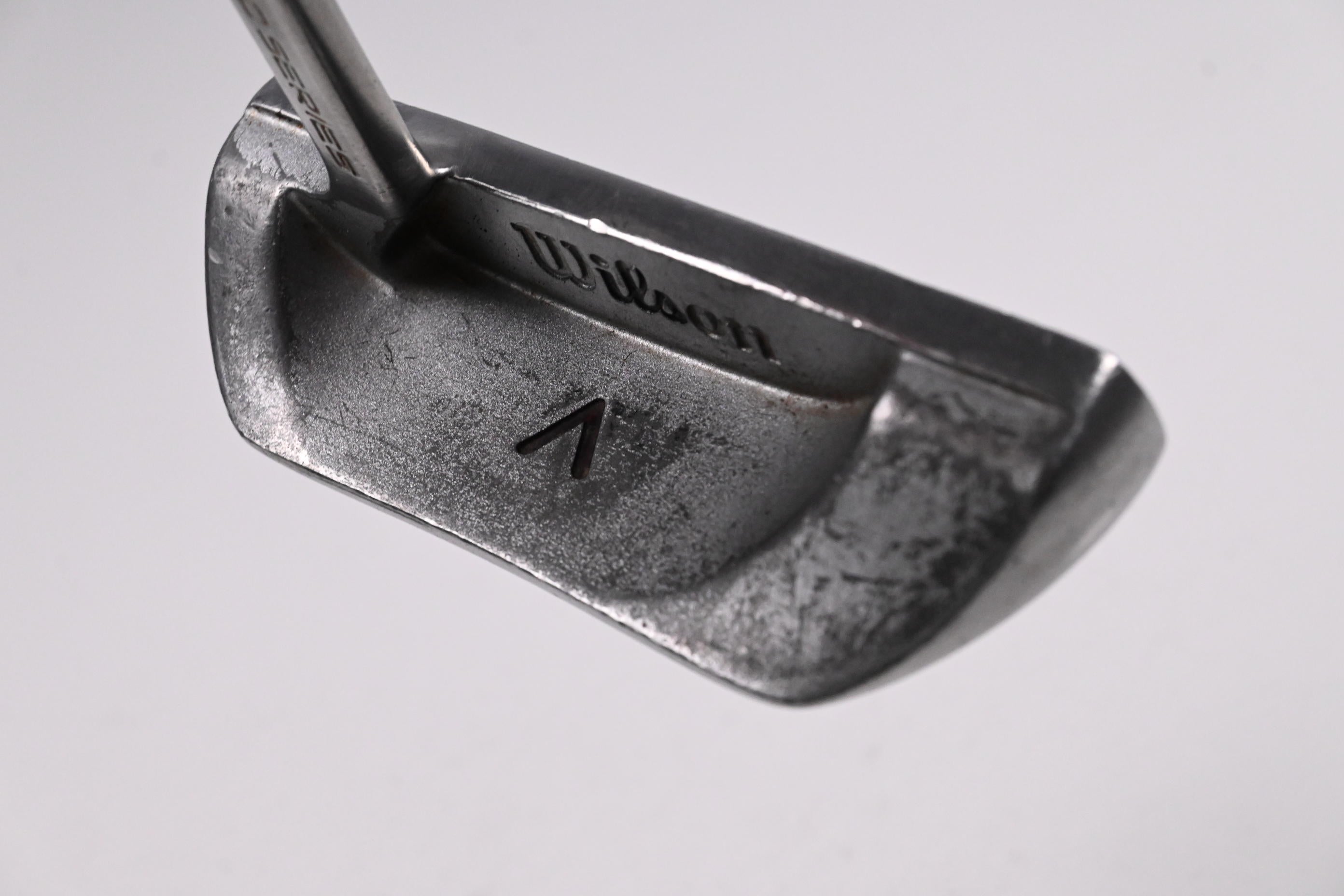 Wilson Deep Red Putter / 34.5 Inch