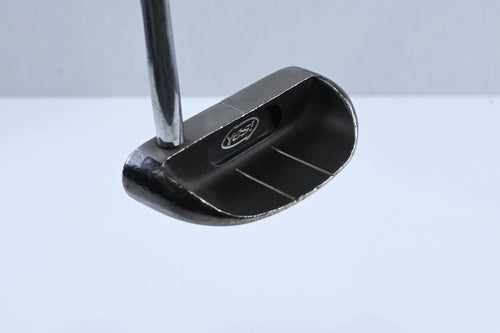 Yes! C-Groove Marilyn Putter / 34 Inch