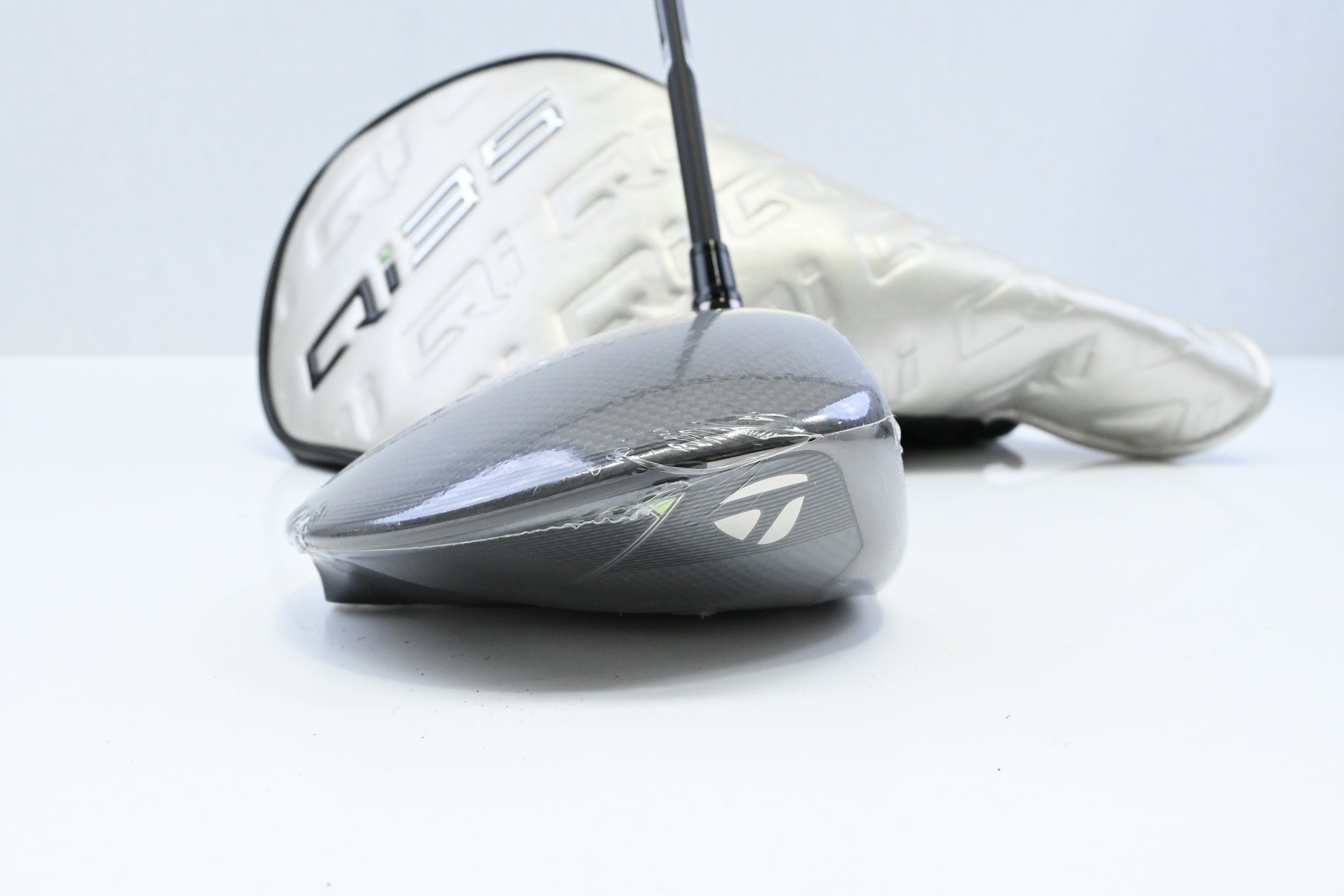 Taylormade Qi35 Driver / 10.5 Degree / Regular Flex Fujikura Ventus Blue 5 Shaft