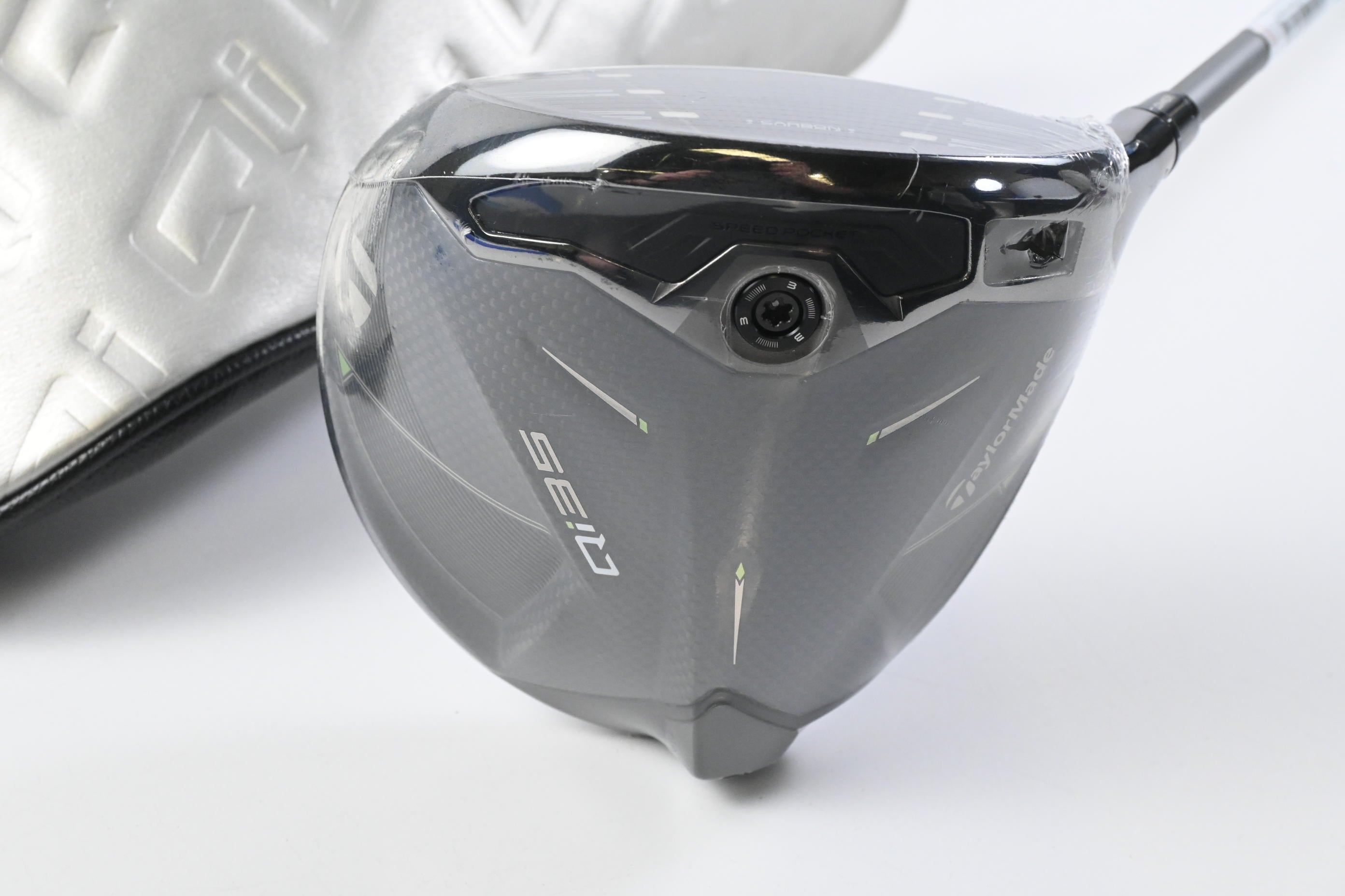 Taylormade Qi35 Driver / 9 Degree / Regular Flex Fujikura Airspeeder 50 Shaft