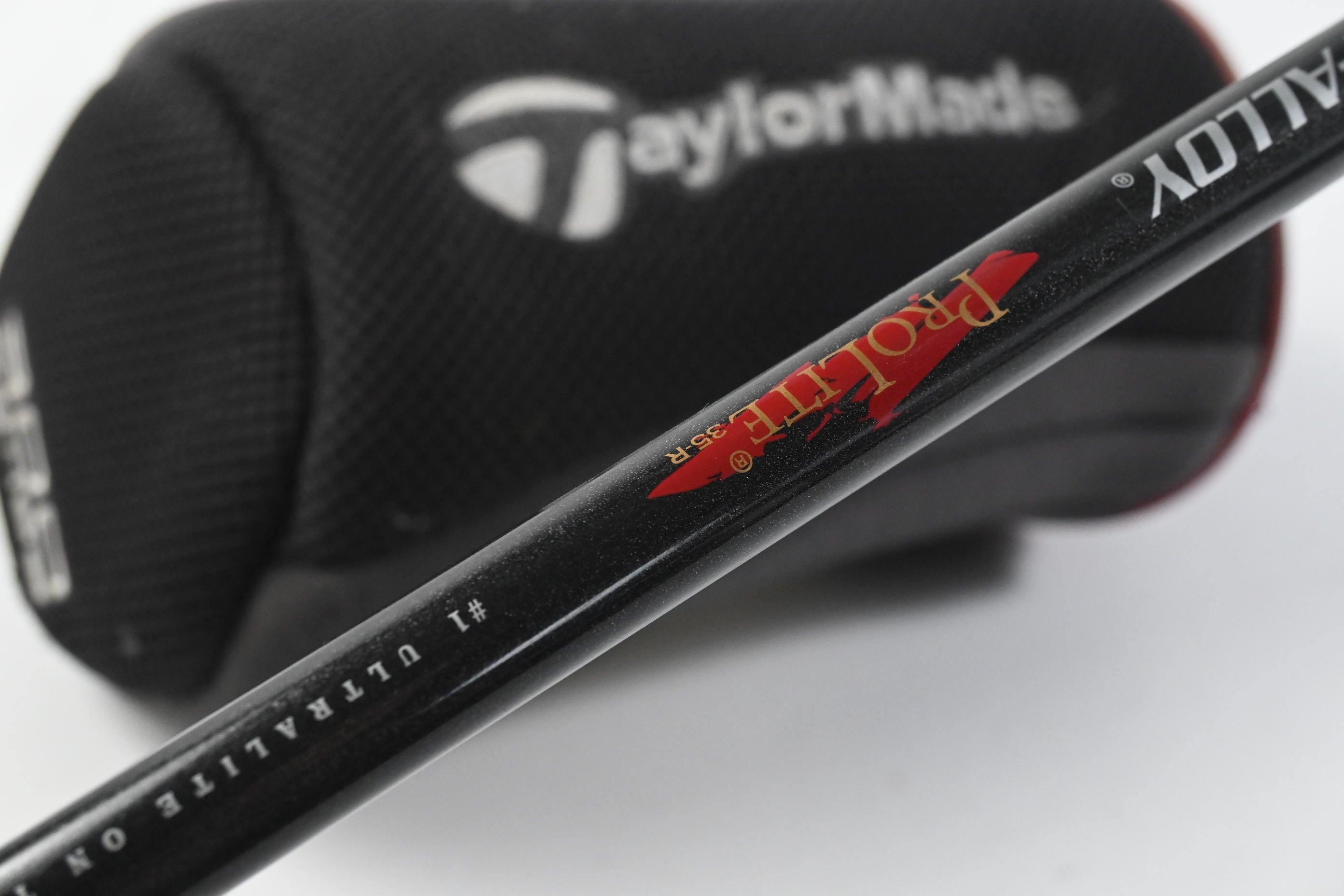 Taylormade 300 Ti Driver / 9.5 Degree / Regular Flex Grafalloy ProLite 35 Shaft