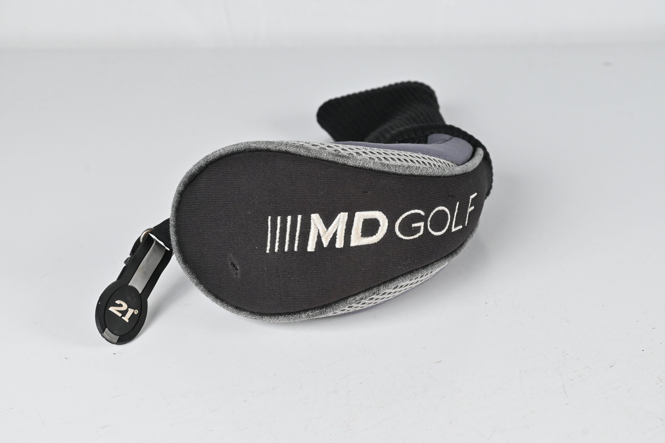 MD Golf Blackhawk #4 Hybrid / 21 Degree / Regular Flex UST Blackhawk Shaft