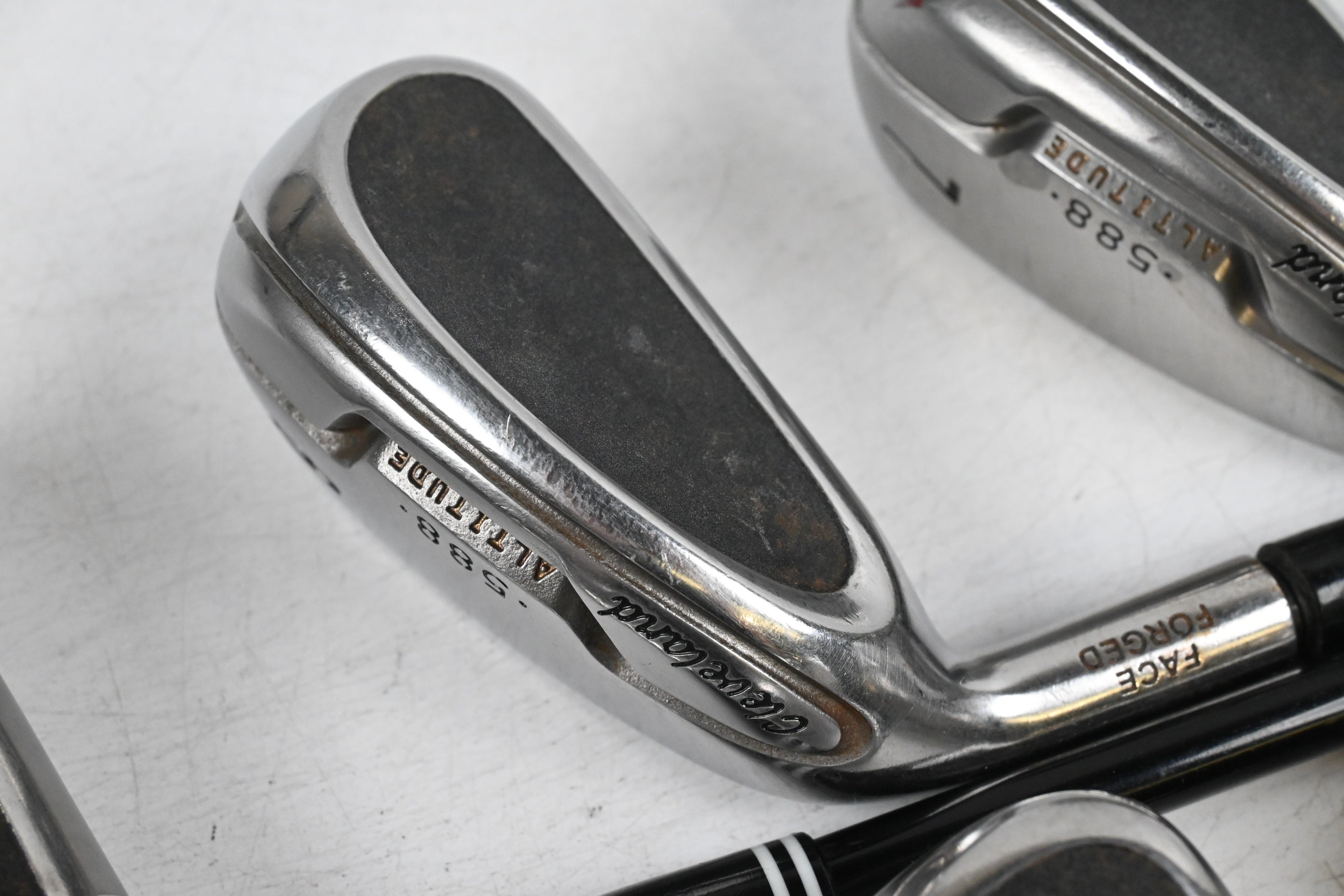 Left Hand Cleveland 588 Altitude Irons / 5-PW / Regular Flex UST Moonlite 55