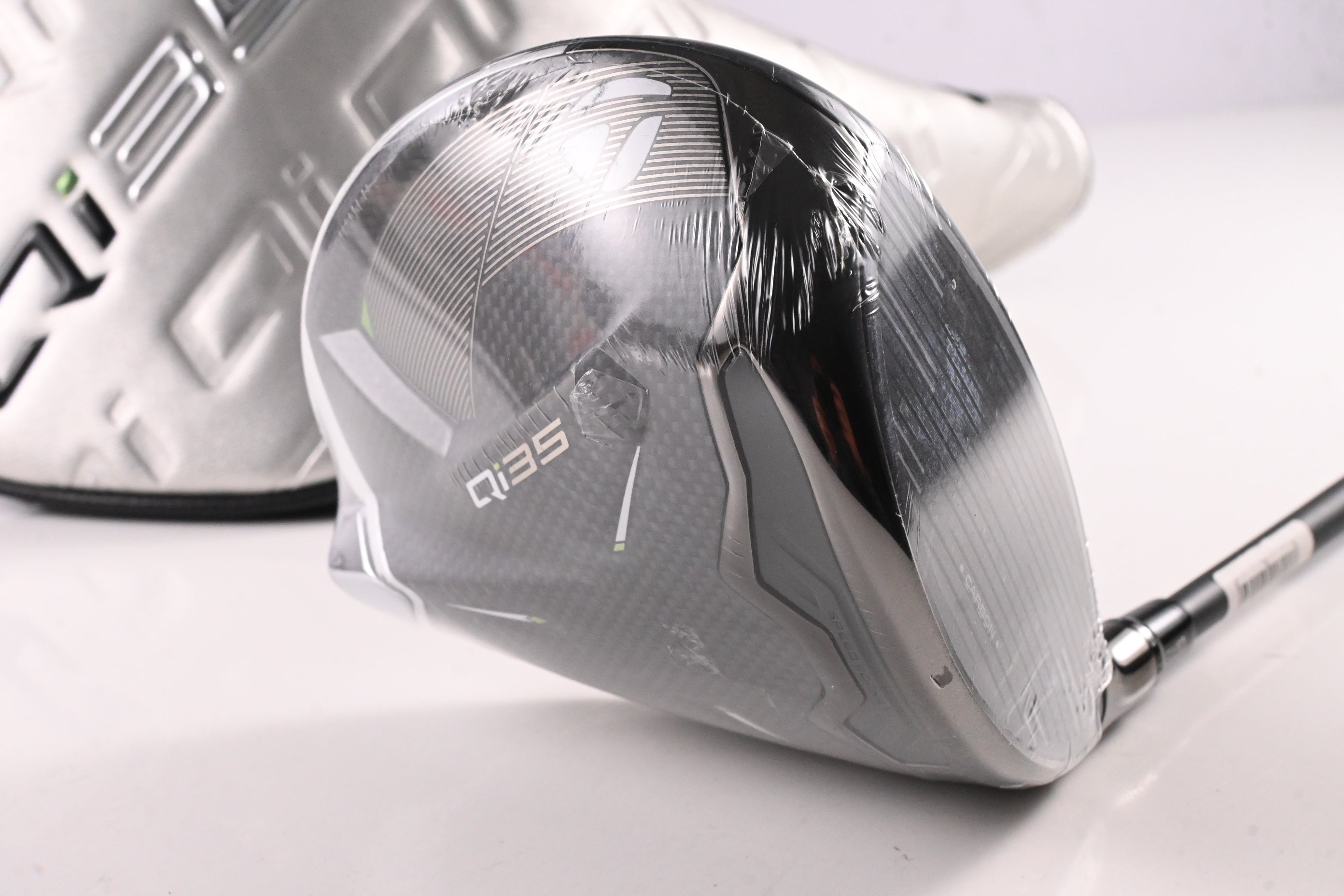 Taylormade Qi35 Max Lite Driver / 10.5 Degree / Regular Flex Vanquish 4 Shaft