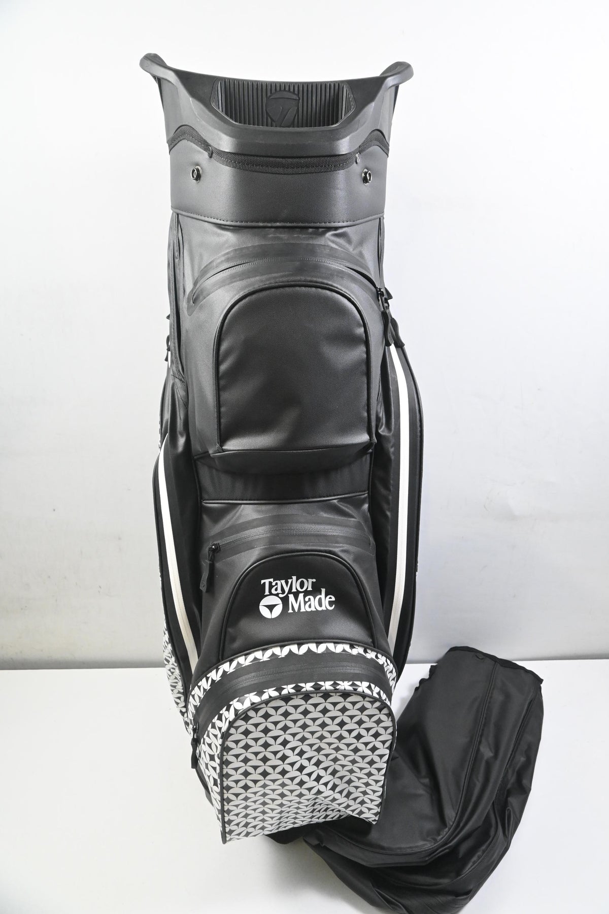 Taylormade Storm Dry Cart Bag / 14-Way Divider / Black, White