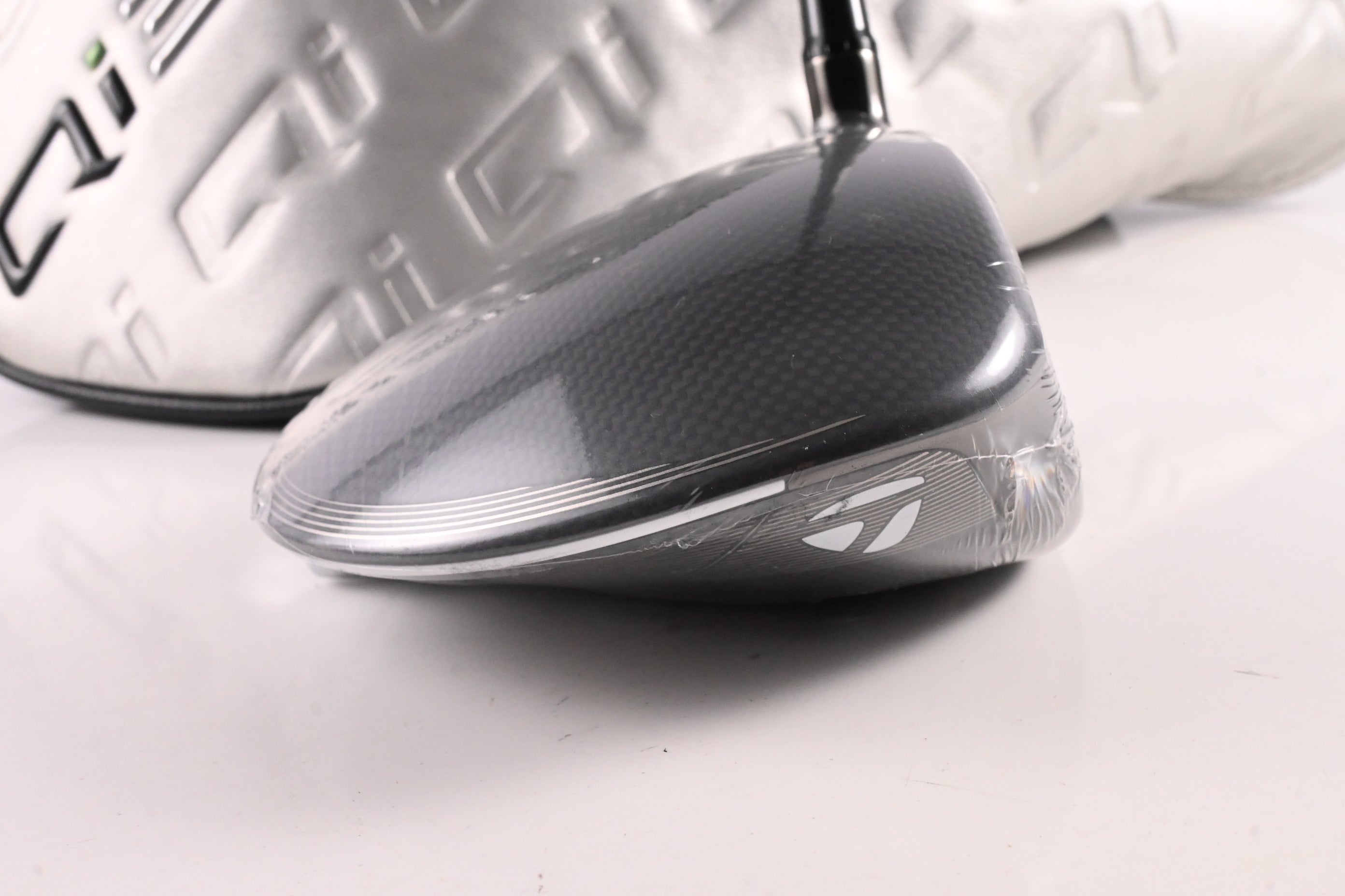 Taylormade Qi35 Max Lite Driver / 10.5 Degree / Regular Flex Vanquish 4 Shaft