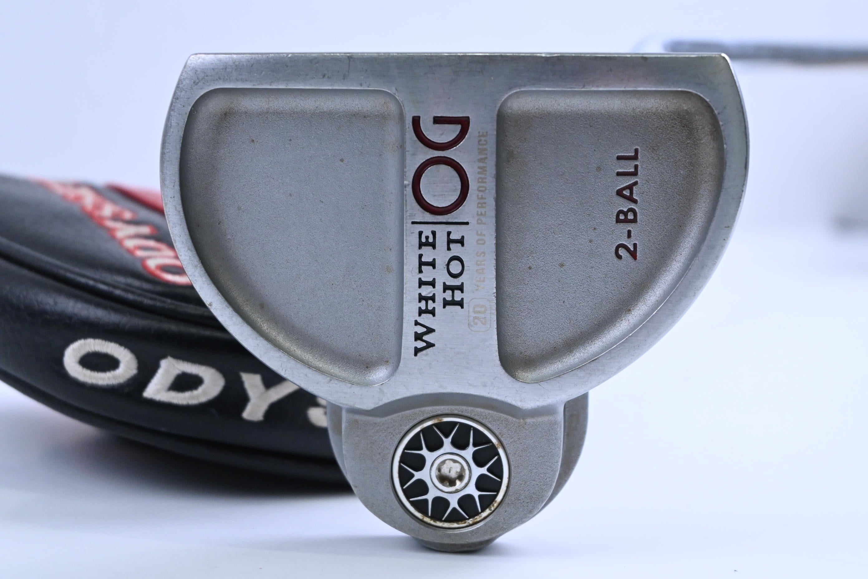Odyssey White Hot OG 2021 2-Ball Putter / 34 Inch