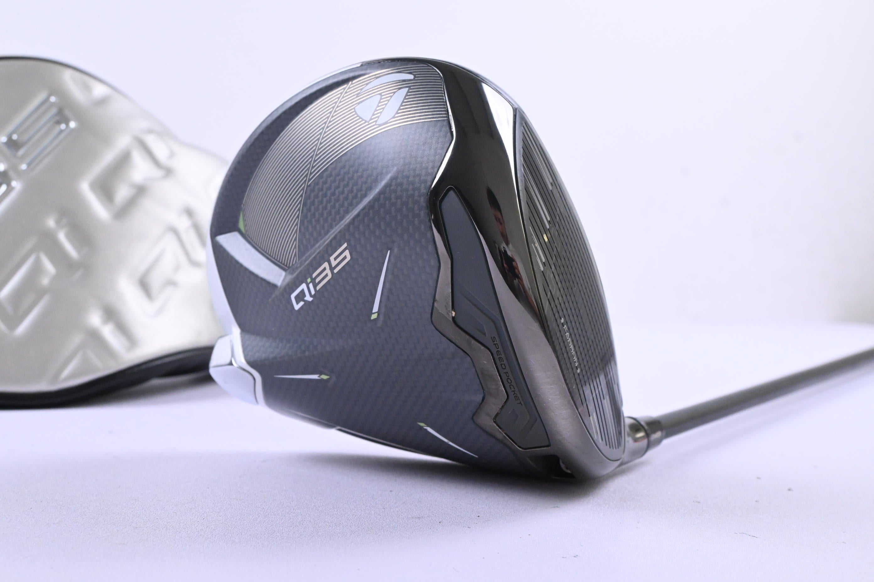 Taylormade Qi35 Max Lite Driver / 10.5 Degree / Stiff Flex Kai'Li Dark Waves 60