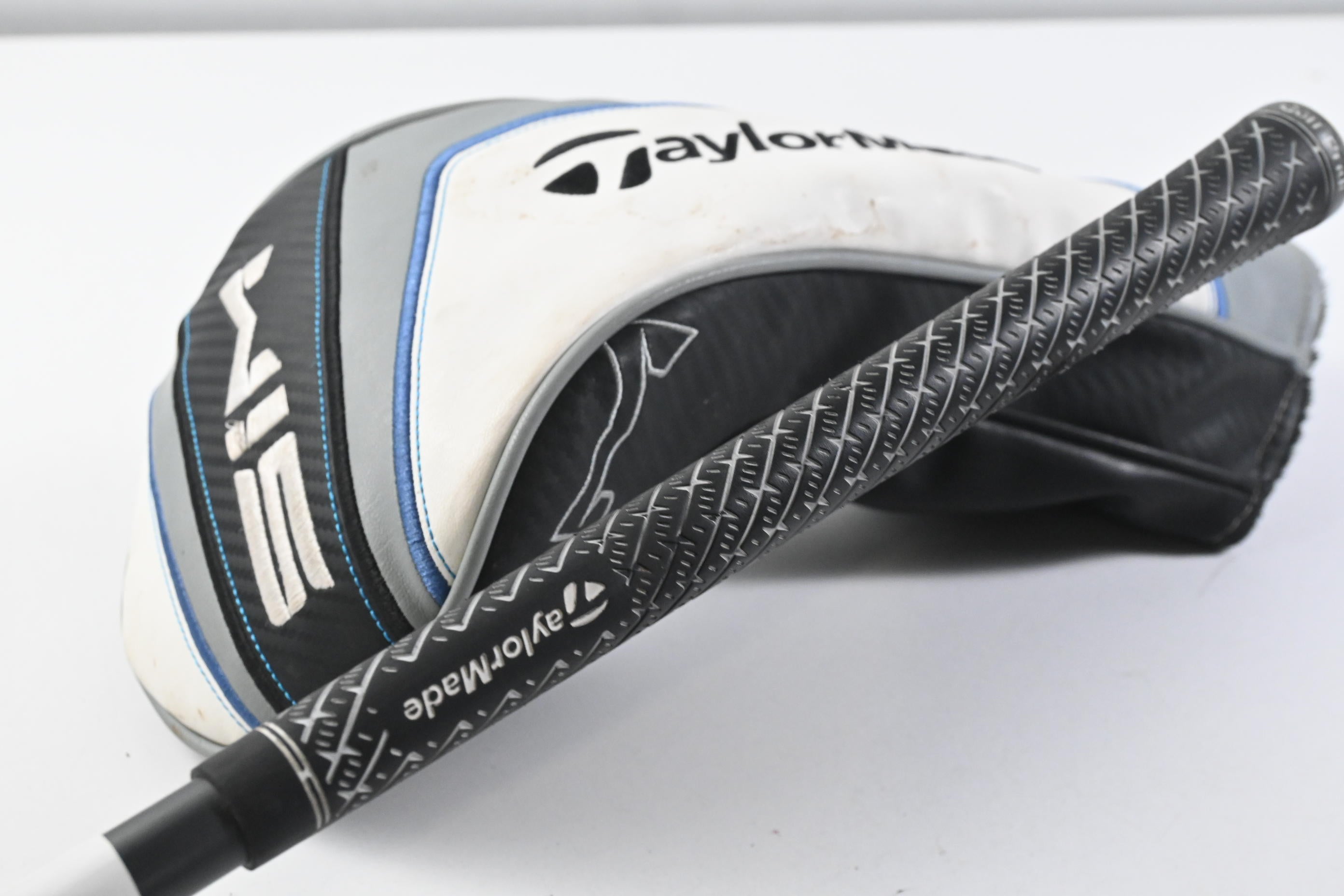 Taylormade SIM Driver / 10.5 Degree / Stiff Flex Hzrdus Smoke Green 70 Shaft
