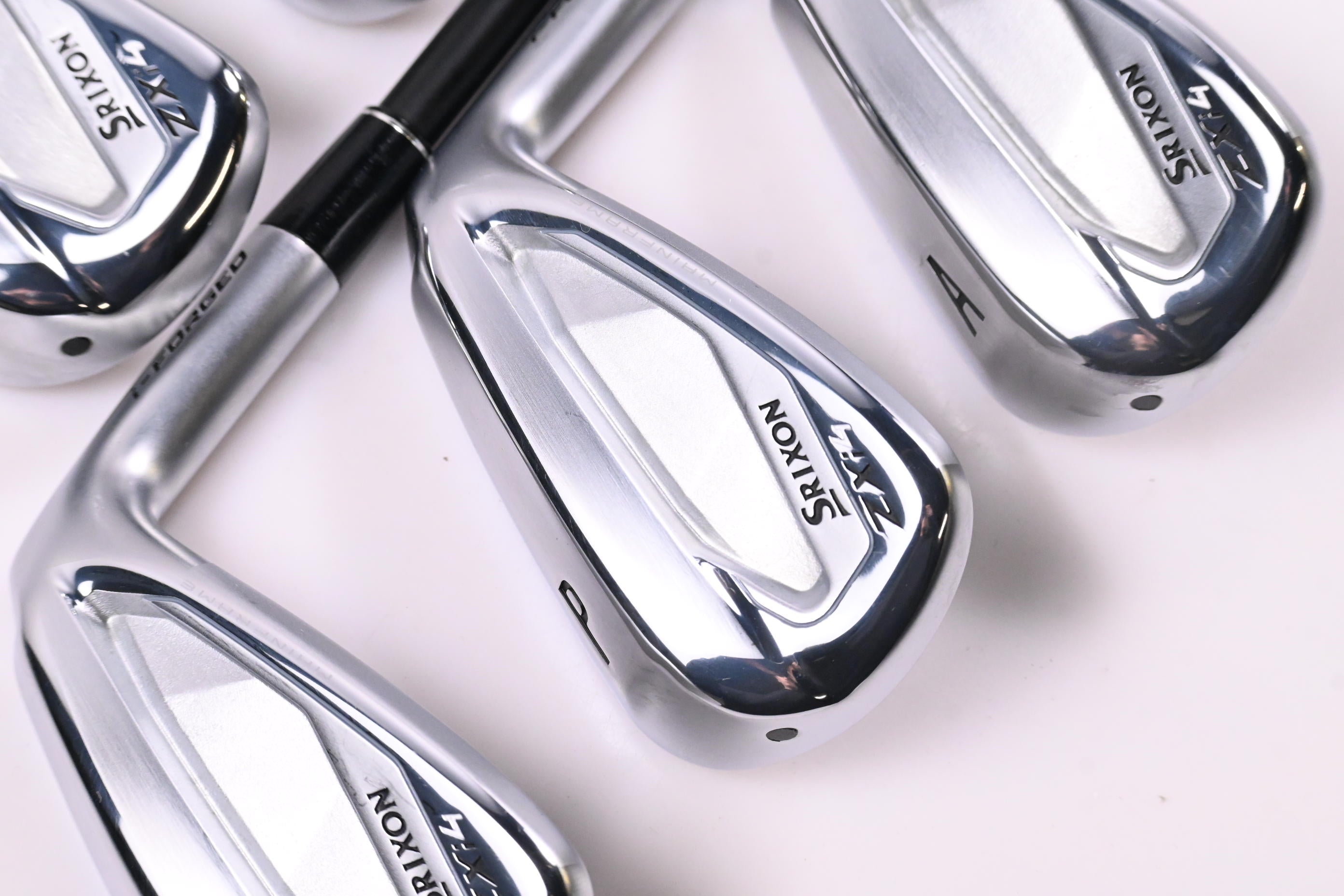 Srixon ZXi4 Irons / 7-PW+GW / Regular Flex KBS TGI 60 Shafts