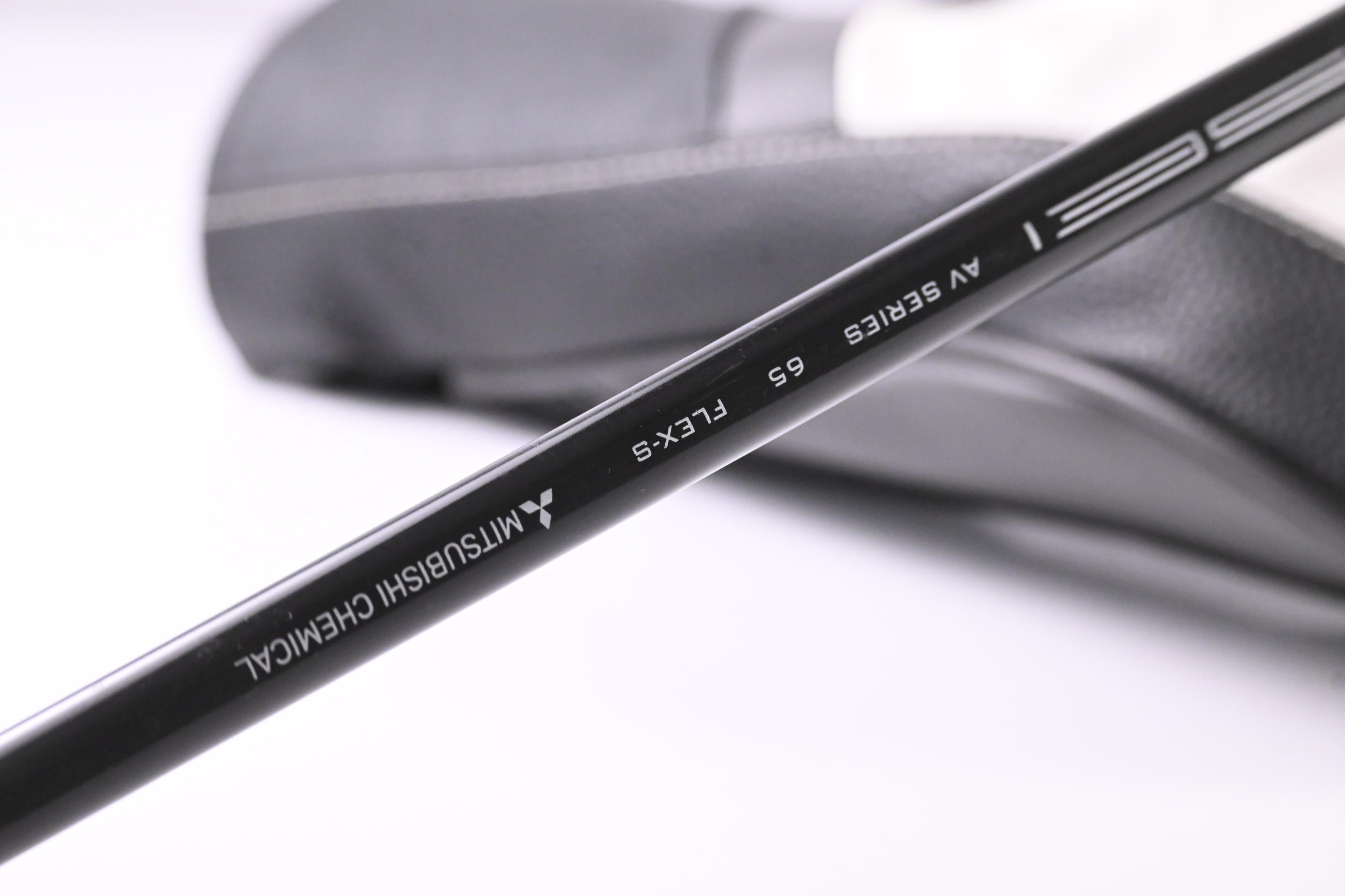 Titleist TSi1 Driver / 10 Degree / Stiff Flex Tensei AV Raw White 65 Shaft