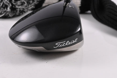 Titleist 909 D2 Driver / 9.5 Degree / Stiff Flex Aldila VooDoo Shaft