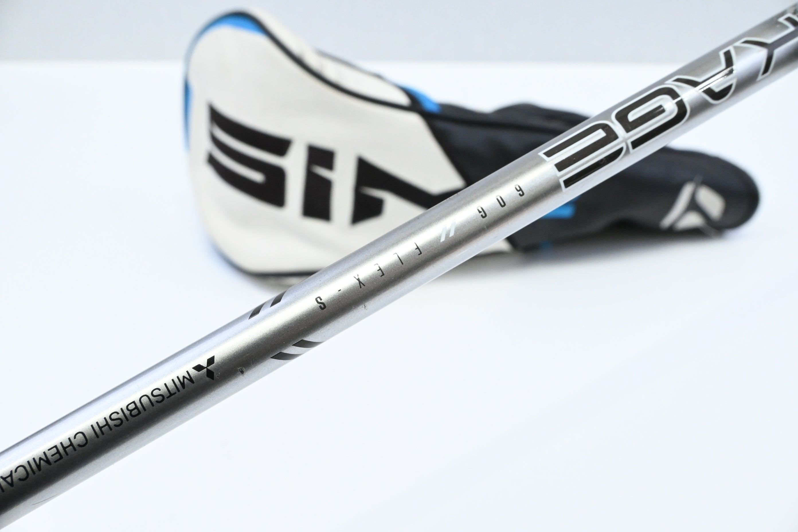Taylormade SIM2 Driver / 9 Degree / Stiff Flex Kuro Kage 60 Shaft