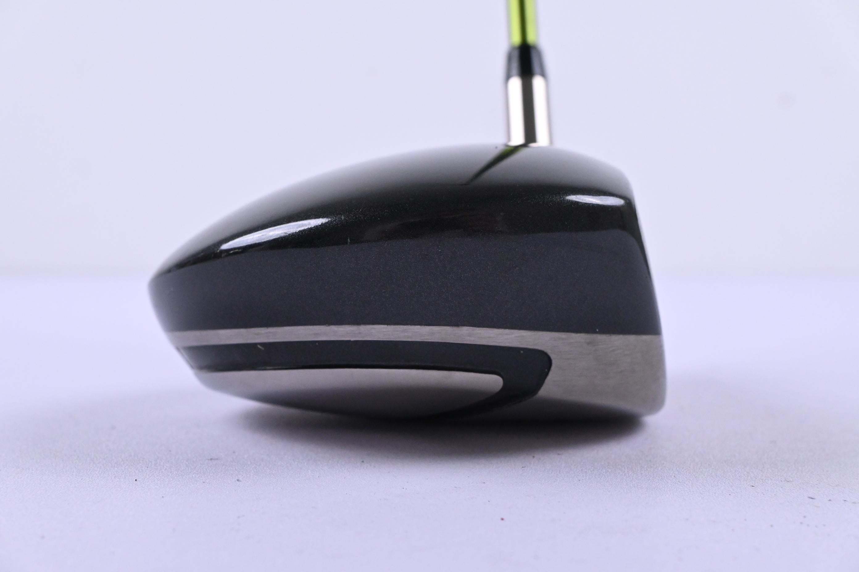 Titleist 905 R Driver / 10.5 Degree / Regular Flex Aldila NV Green 65 Shaft