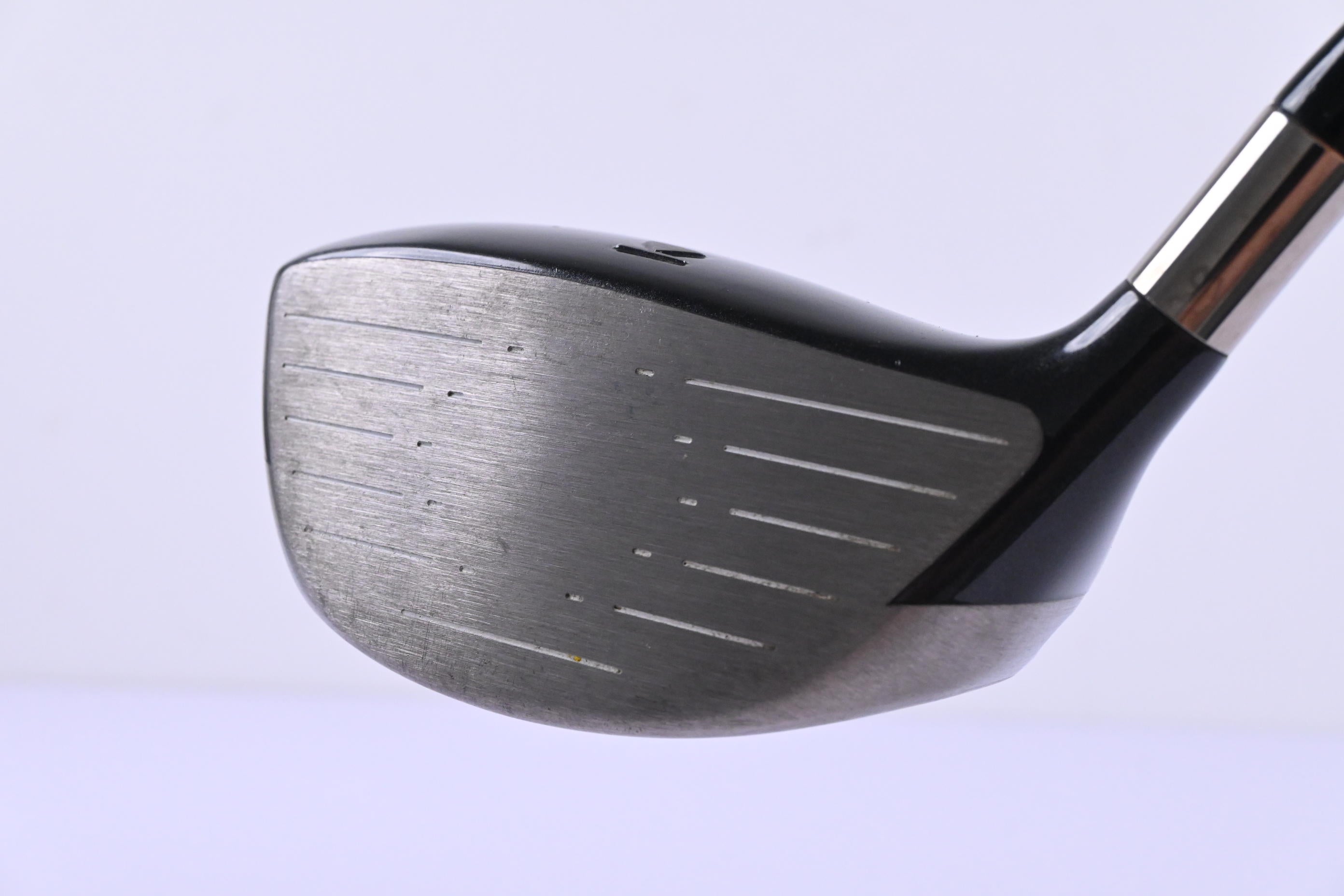 Titleist 905 R Driver / 10.5 Degree / Regular Flex Aldila NV Green 65 Shaft
