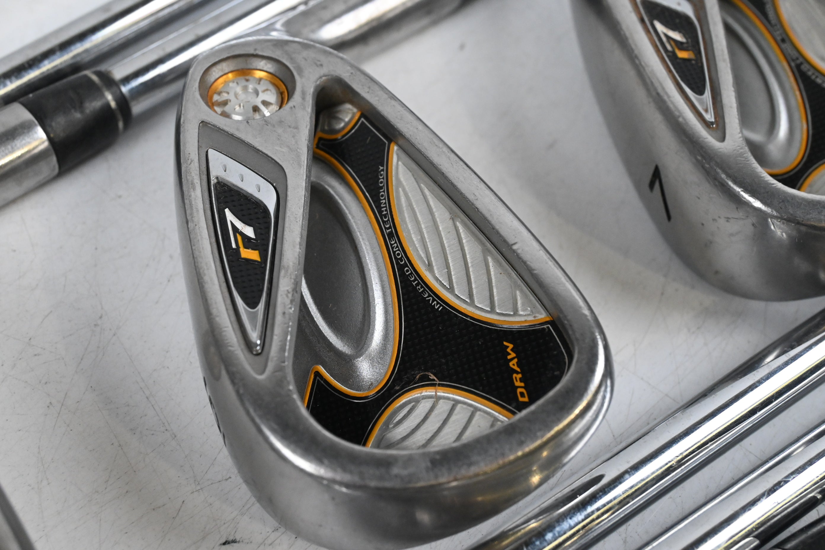 Taylormade R7 Draw Irons / 4-PW+SW / Regular Flex Taylormade T-Step 90 Shafts