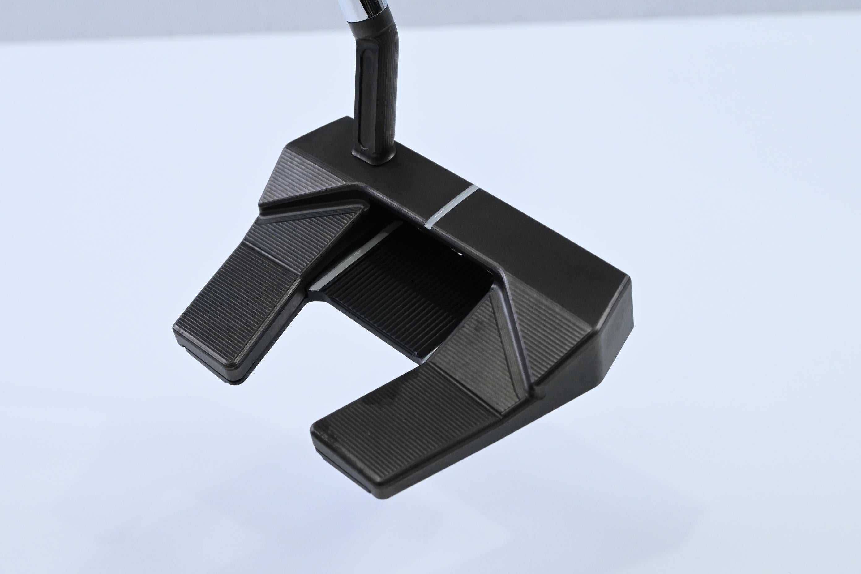 Scotty Cameron Phantom Black 5.5 Putter / 33 Inch