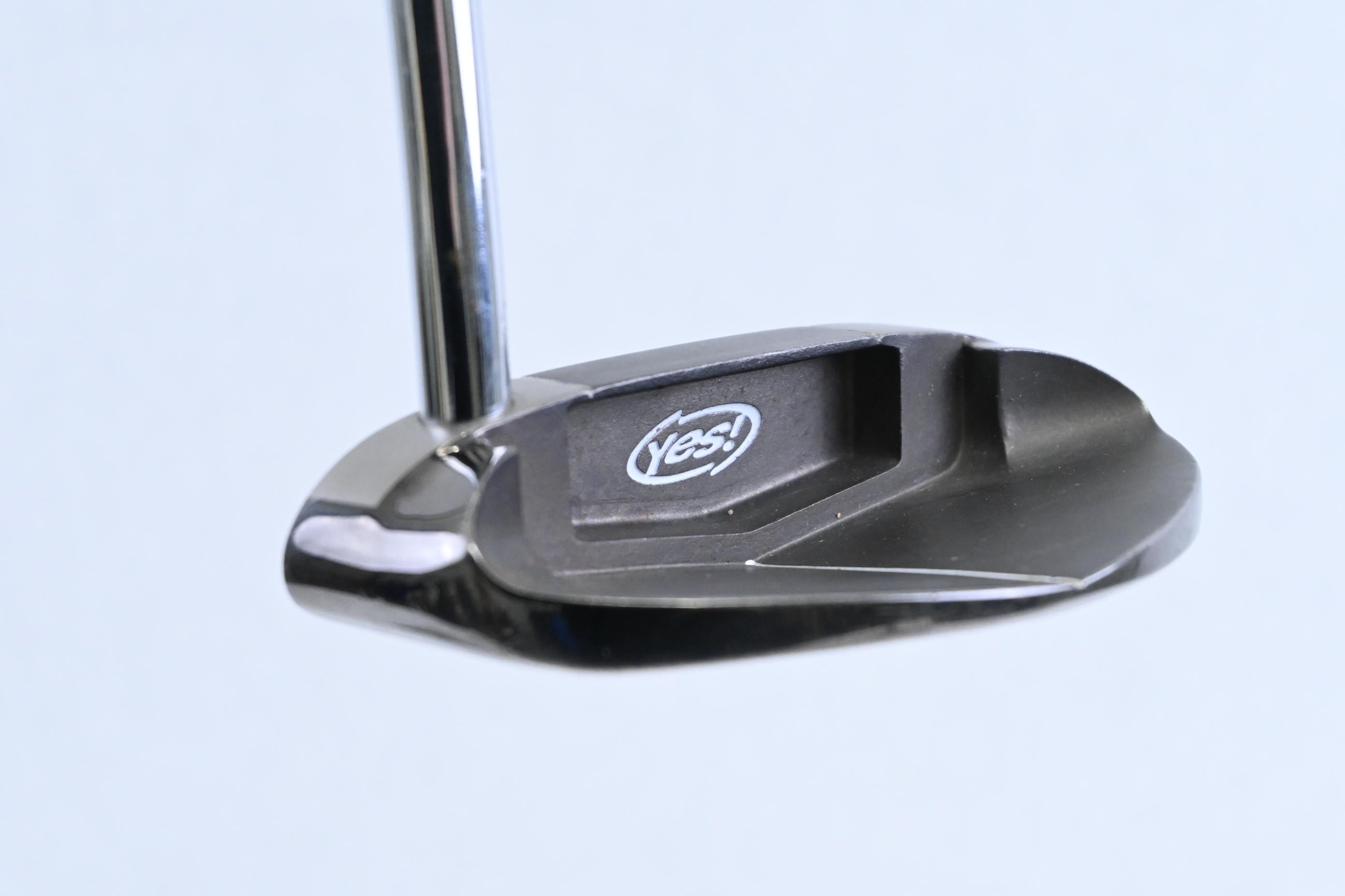 Yes! C-Groove Victoria II Putter / 34 Inch