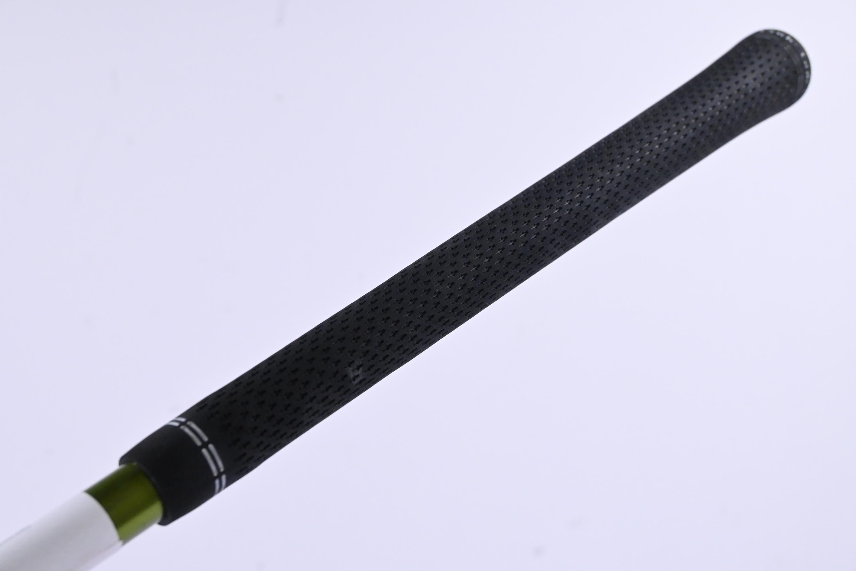 Titleist 905 R Driver / 10.5 Degree / Regular Flex Aldila NV Green 65 Shaft