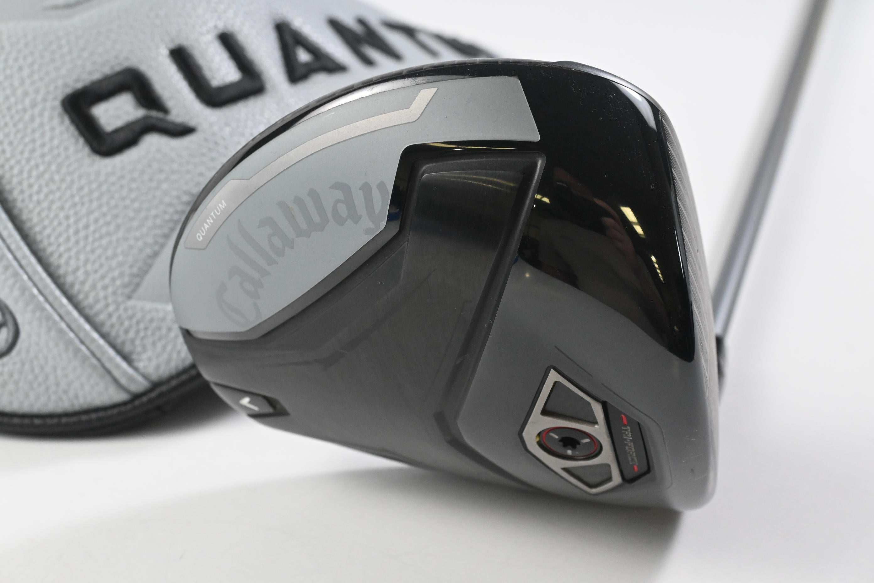 Callaway Quantum Max D Driver / 10.5 Degree / Stiff Flex Denali Frost Silver 50