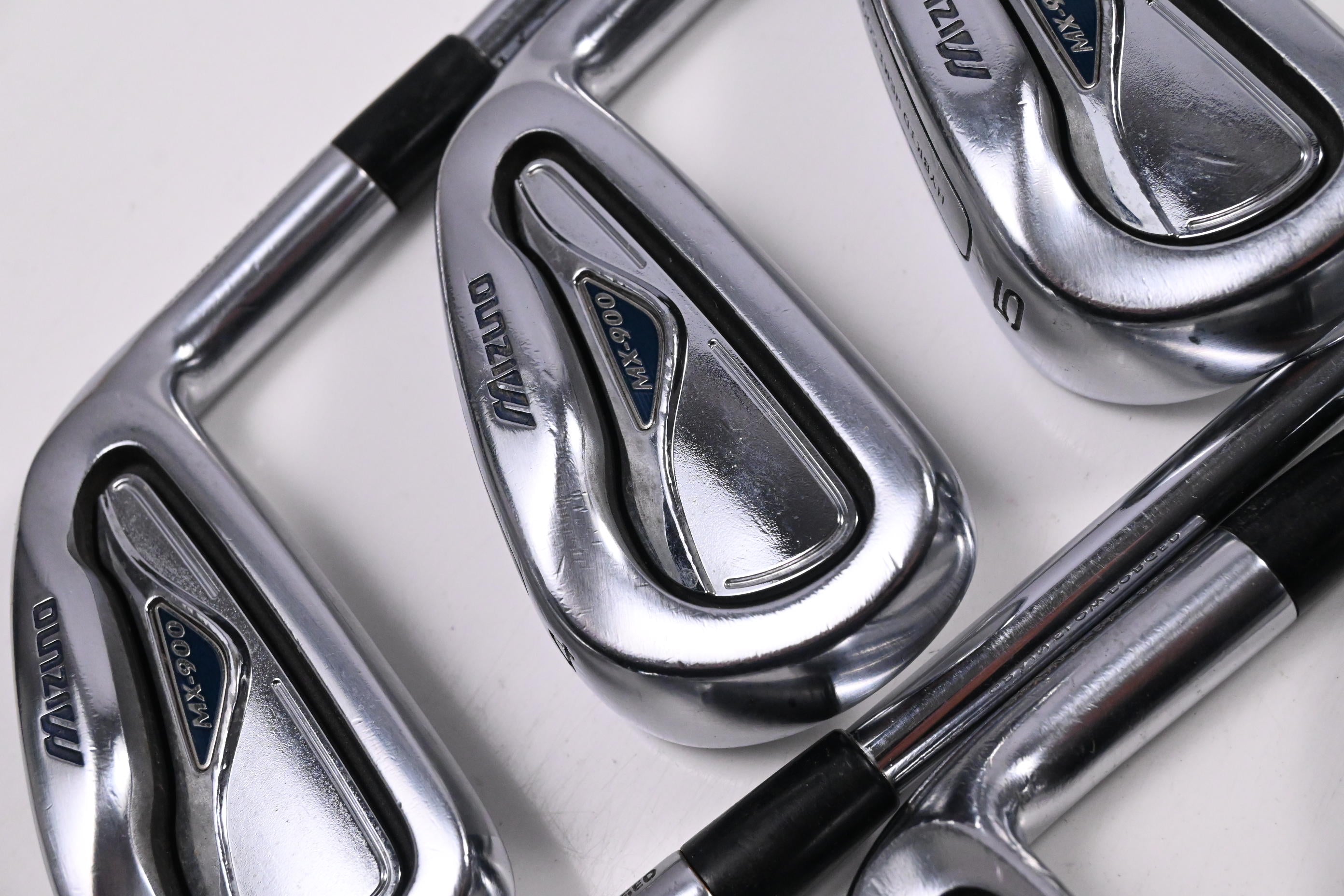 Mizuno MX-900 Irons / 3-9I / Stiff Flex Dynamic Gold Lite Shafts / No 6 Iron