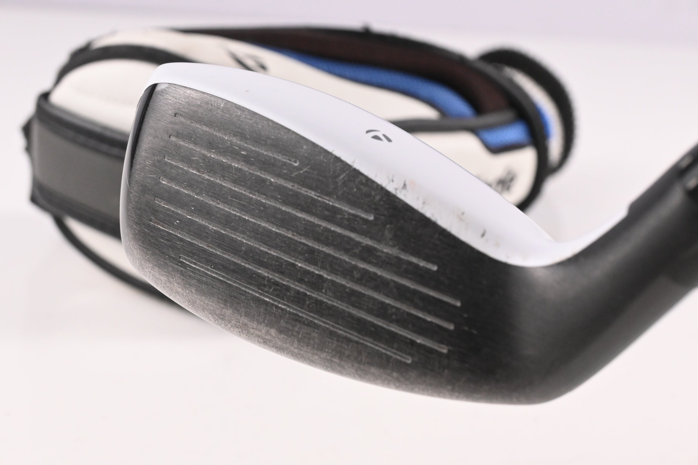 Taylormade R15 #3 Hybrid / 19 Degree / Regular Flex Speeder 77 Evolution Shaft