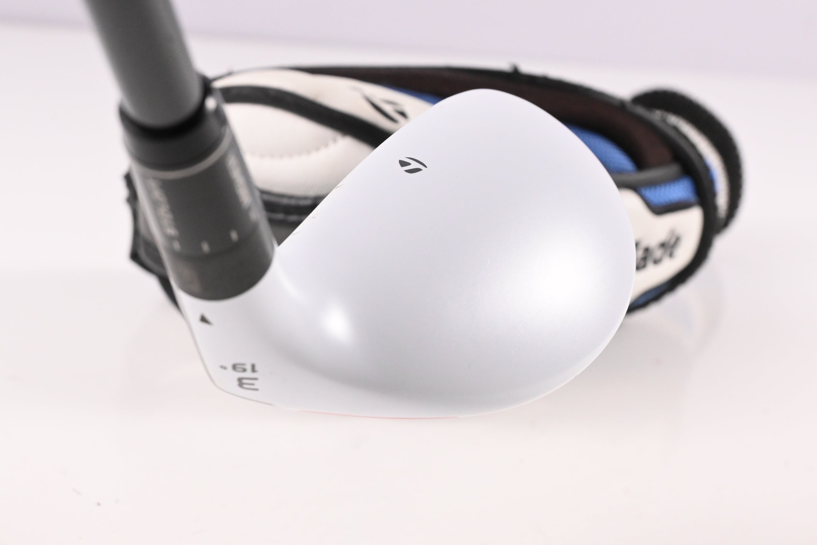 Taylormade R15 #3 Hybrid / 19 Degree / Regular Flex Speeder 77 Evolution Shaft