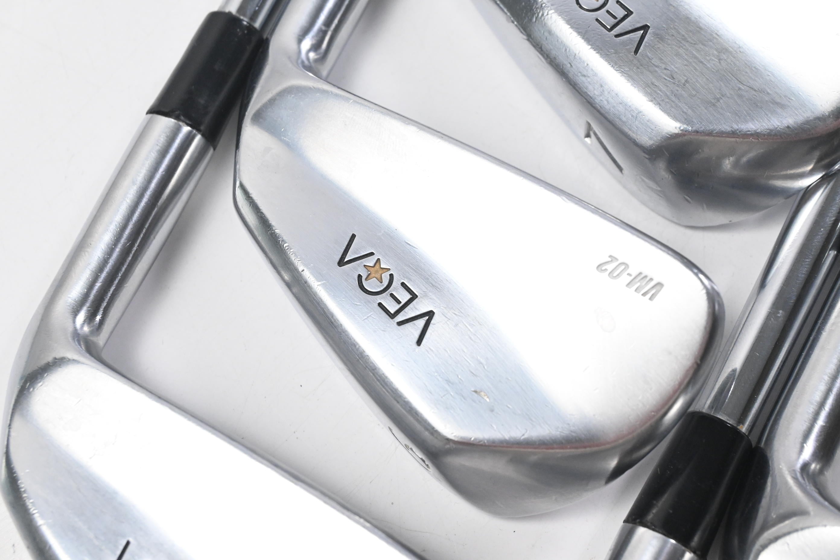 Vega VM-02 Irons / 5-PW / Regular Flex Dynamic Gold 105 R300 Shafts