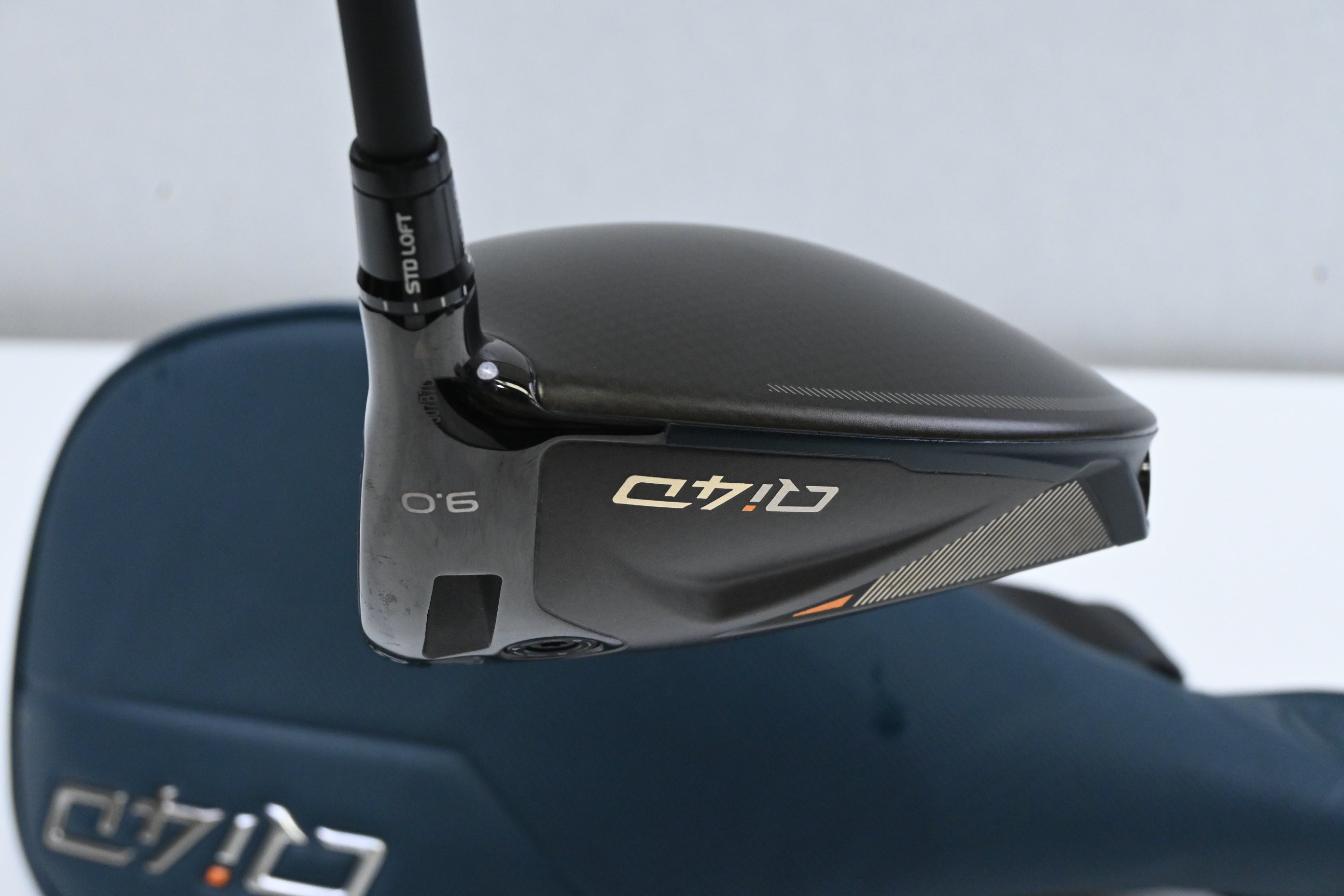 Taylormade Qi4D Driver / 9 Degree / Regular Flex Taylormade Reax Blue 50 Shaft