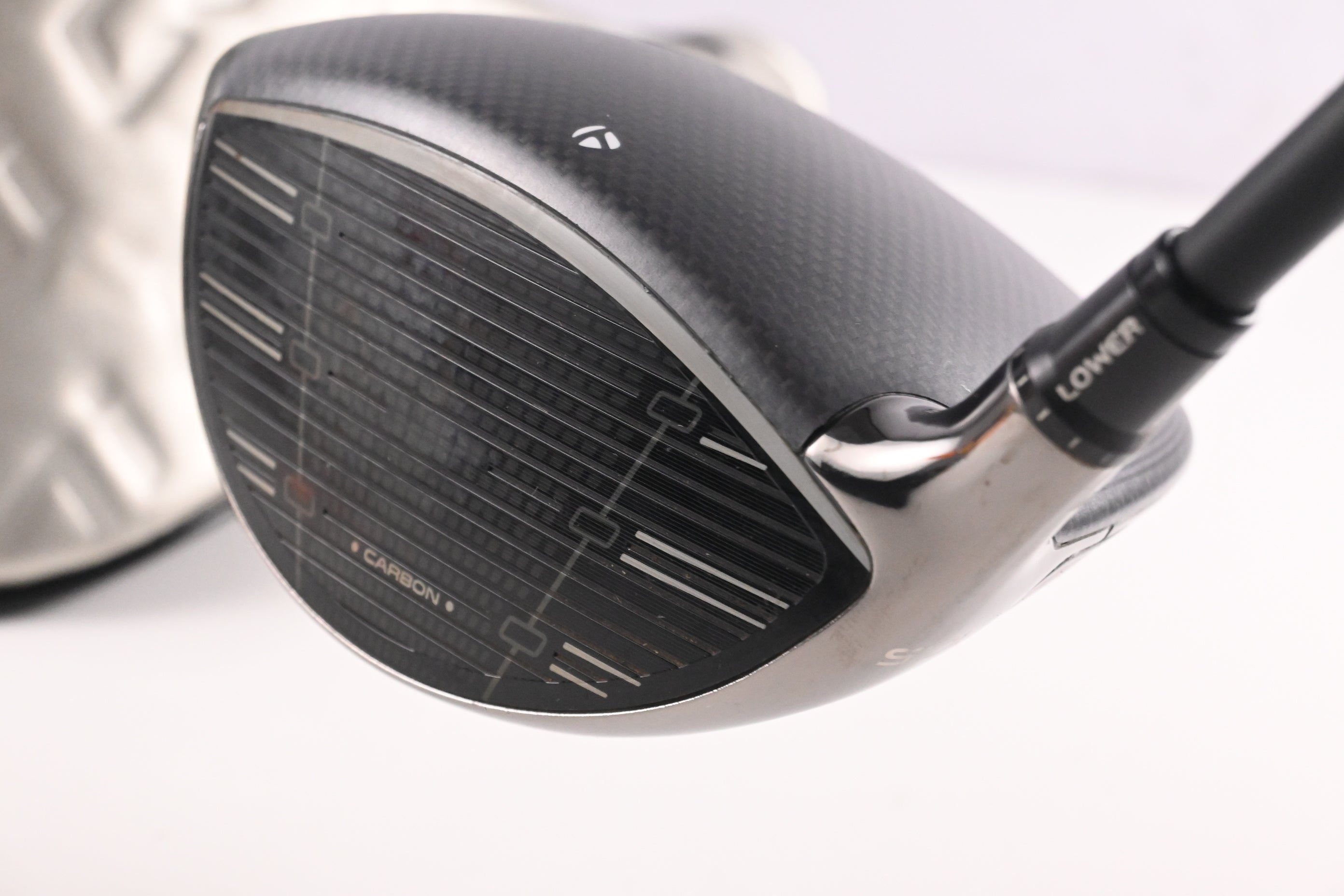 Taylormade Qi35 Driver / 10.5 Degree / X-Flex Kai'li Dark Waves White 60 Shaft
