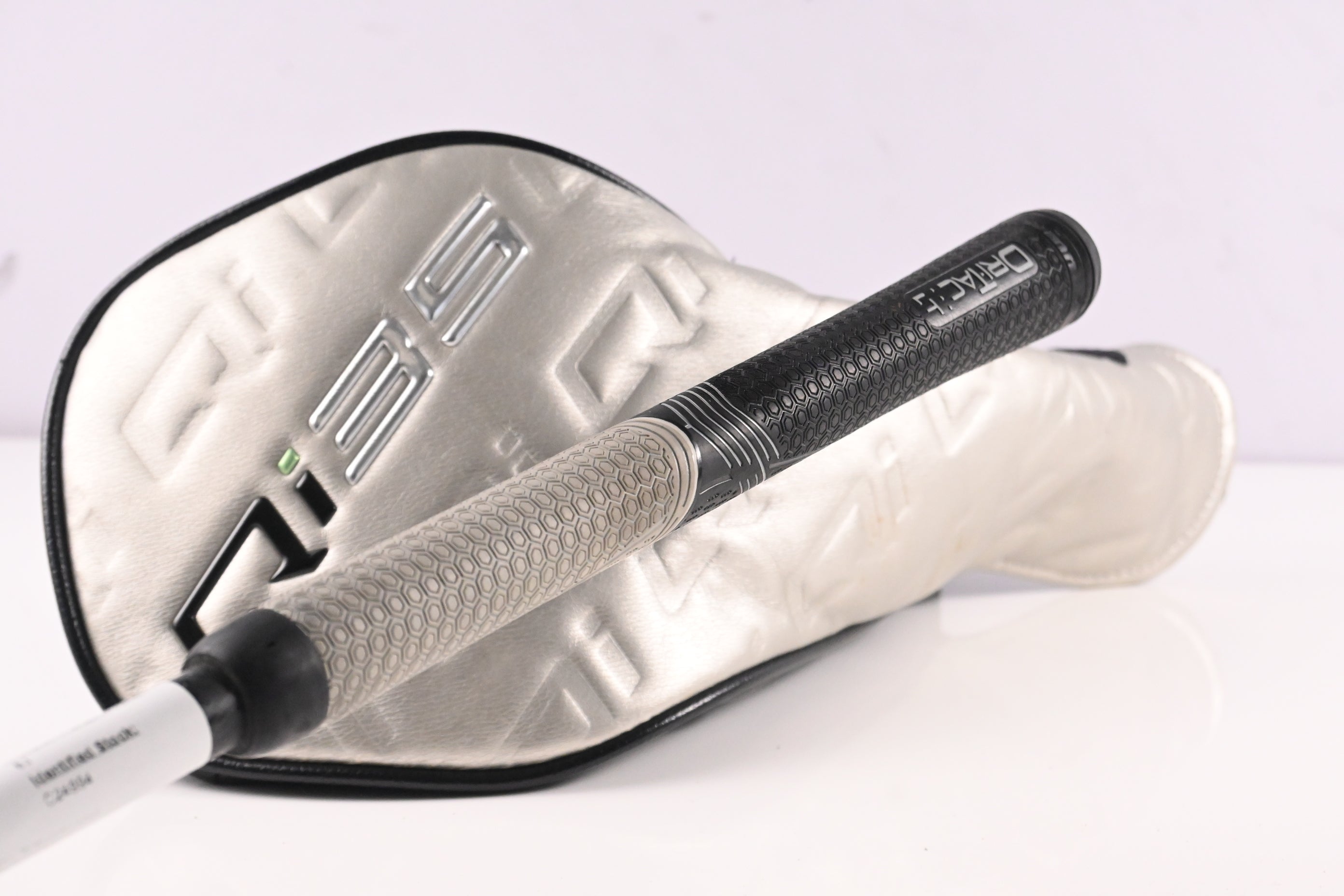 Taylormade Qi35 Driver / 10.5 Degree / X-Flex Kai'li Dark Waves White 60 Shaft