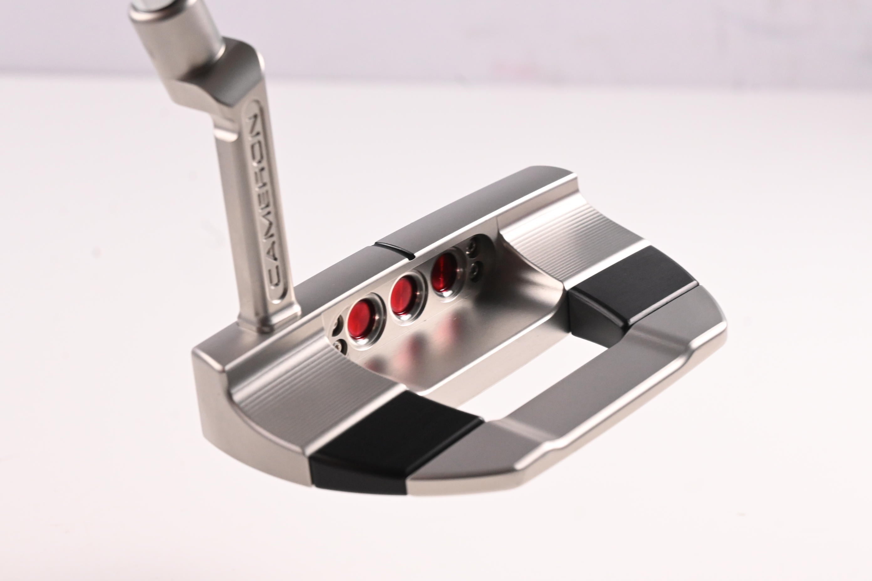 Scotty Cameron Studio Style Fastback 2 2025 Putter / 33 Inch