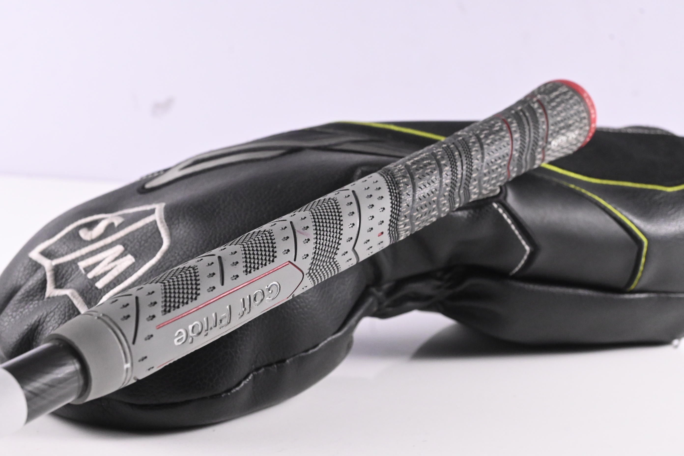 Wilson Launch Pad 2022 Driver / 10.5 Degree / Regular Flex EvenFlow 55 Shaft