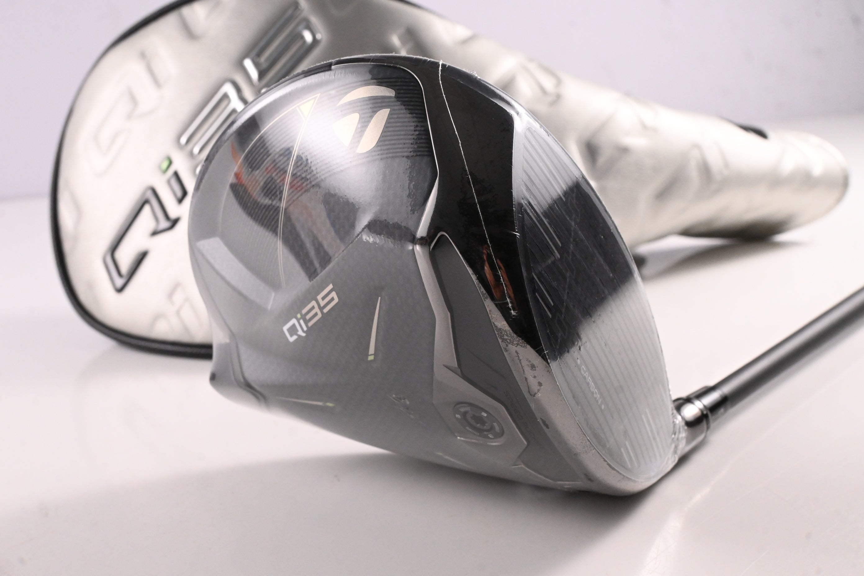 Taylormade Qi35 Driver / 9 Degree / Regular Flex Vanquish 4 Shaft