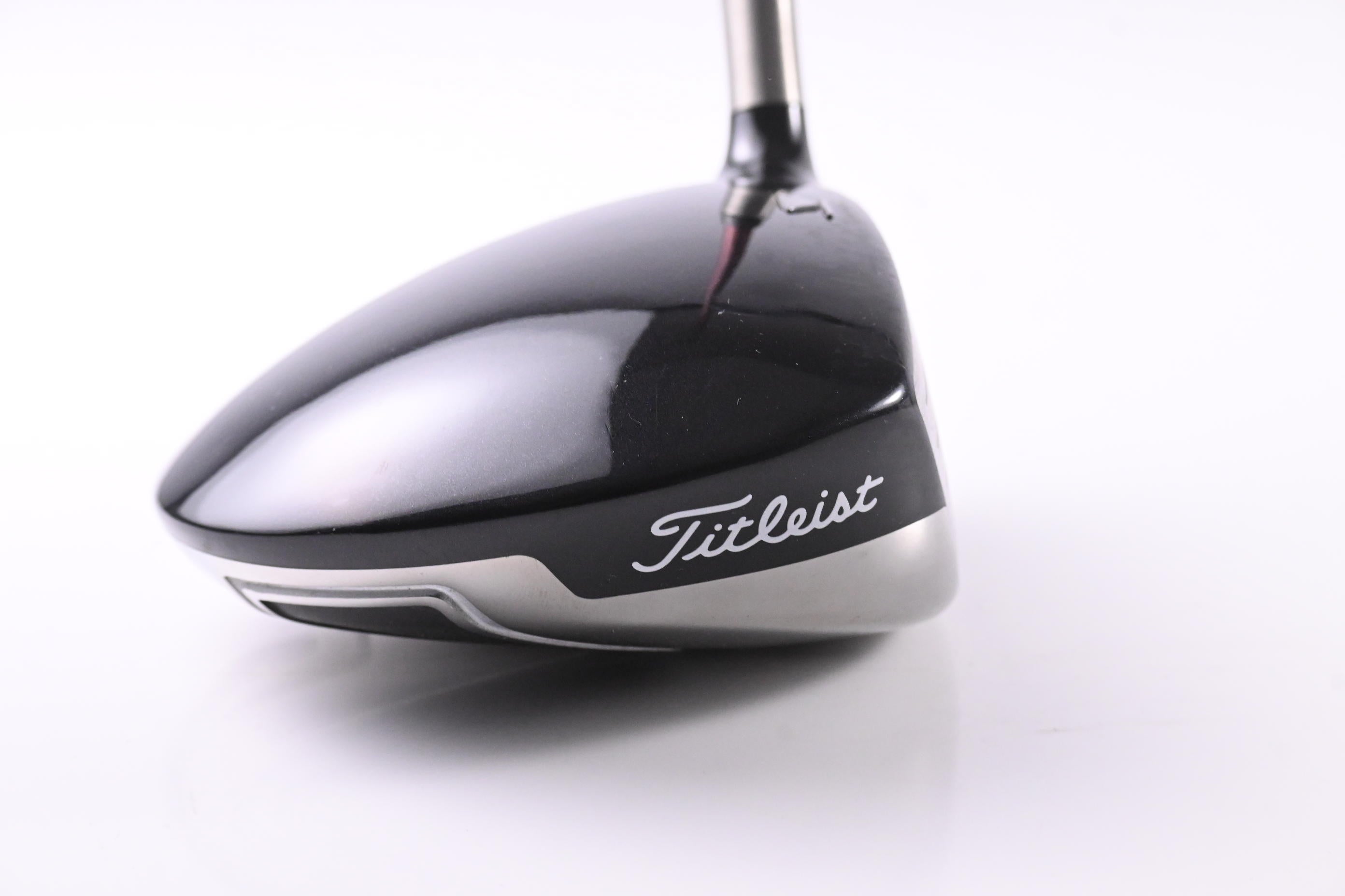 Titleist 909 D2 Driver / 9.5 Degree / Regular Flex Matrix Ozik Xcon-5 Shaft