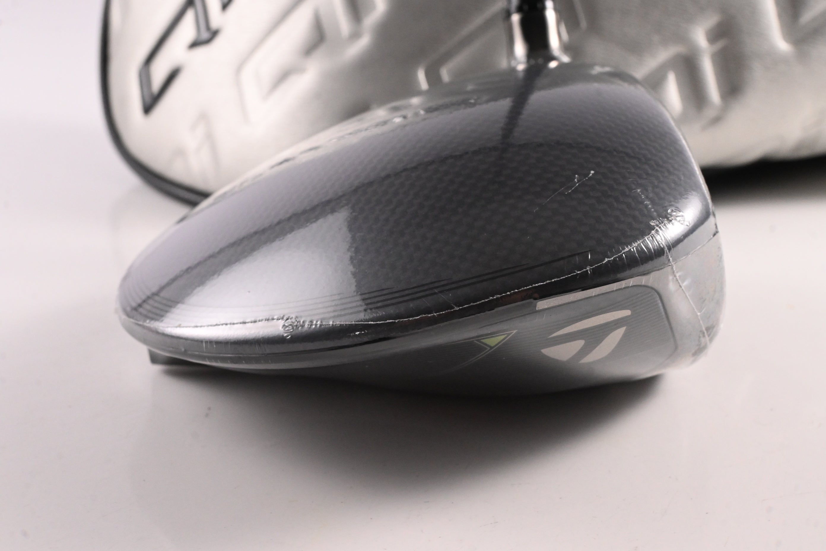 Taylormade Qi35 Driver / 9 Degree / Regular Flex Vanquish 4 Shaft