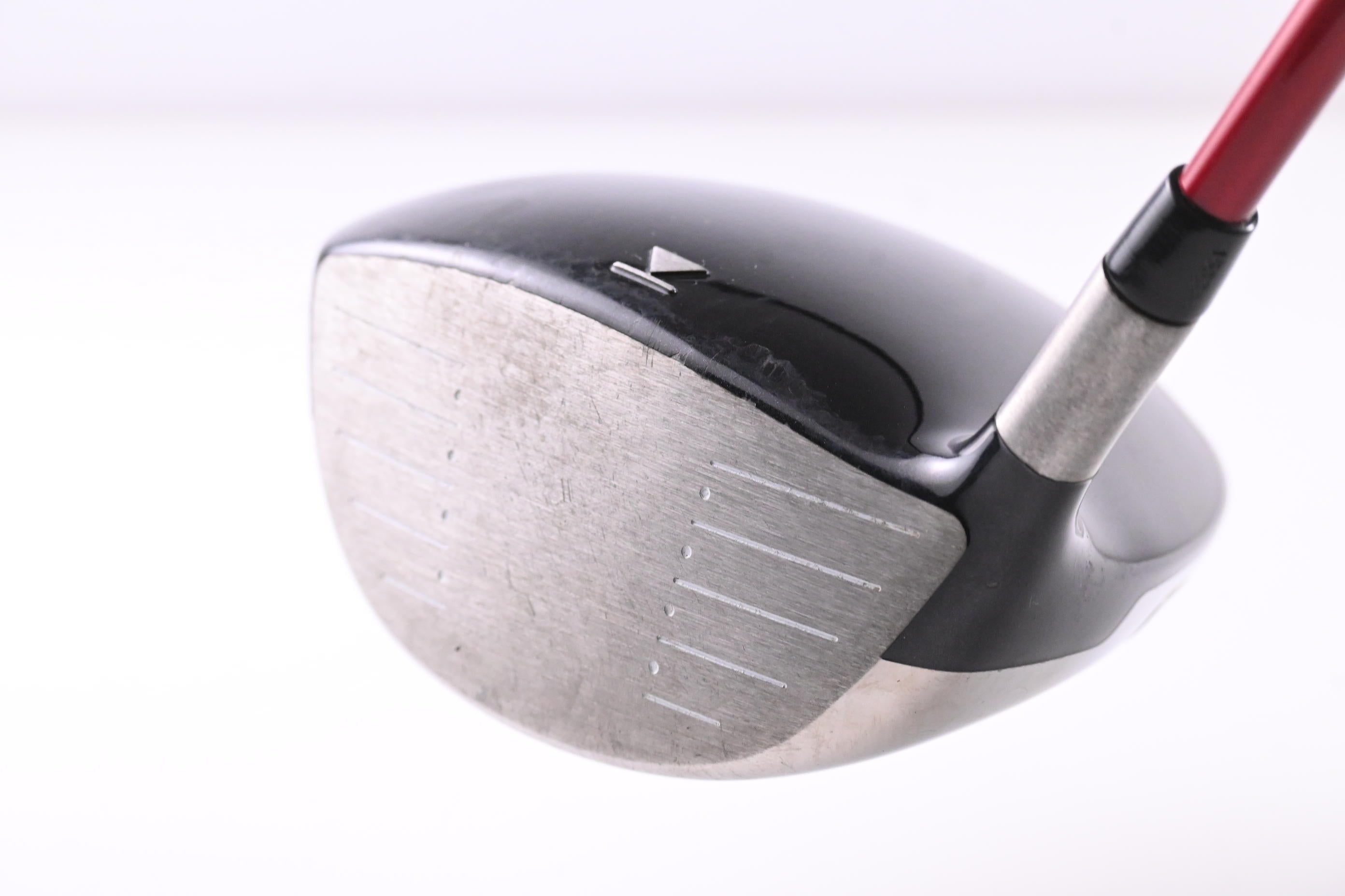 Titleist 909 D2 Driver / 9.5 Degree / Regular Flex Matrix Ozik Xcon-5 Shaft