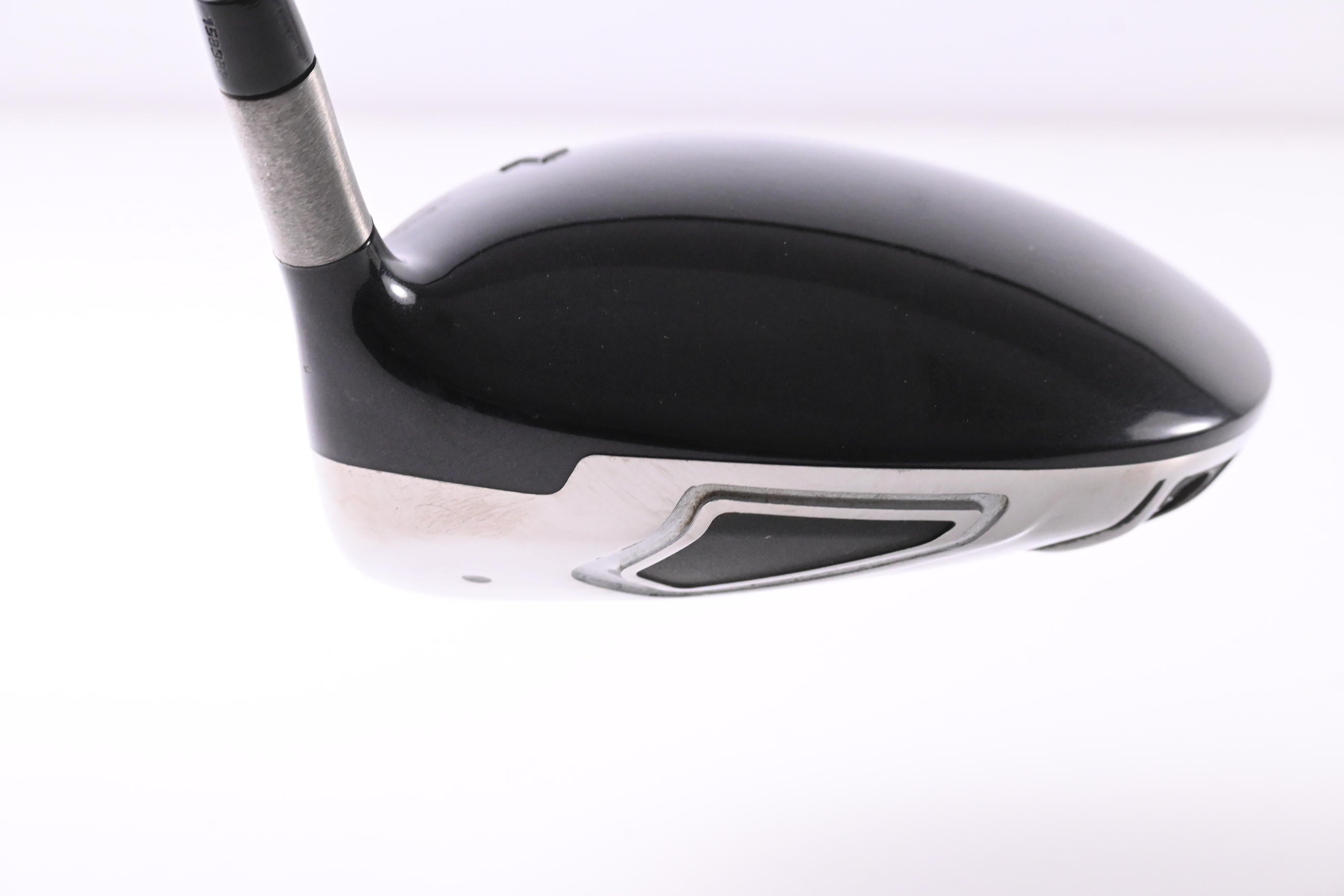 Titleist 909 D2 Driver / 9.5 Degree / Regular Flex Matrix Ozik Xcon-5 Shaft